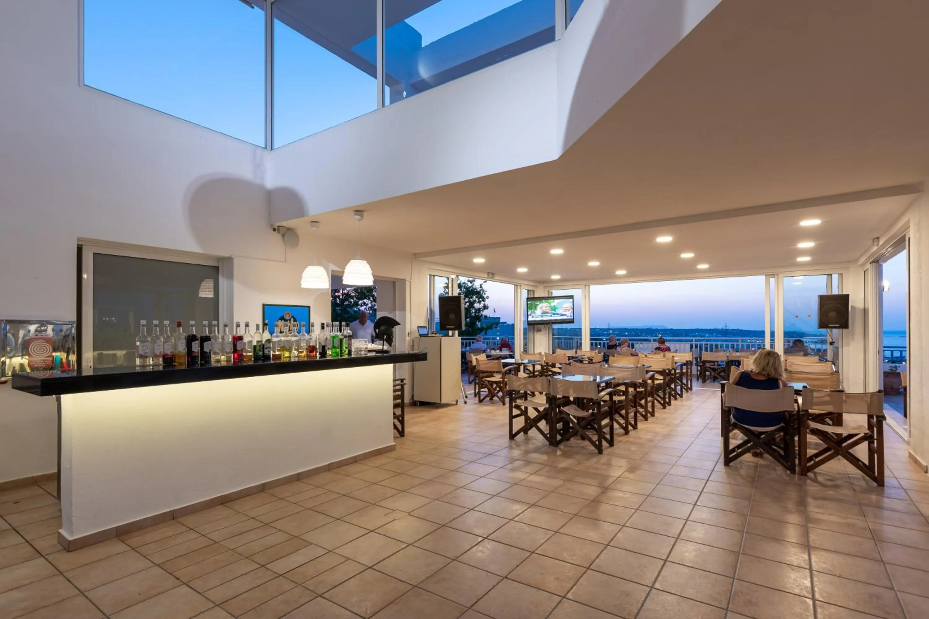 Lounge or bar in Sunshine Village Hotel