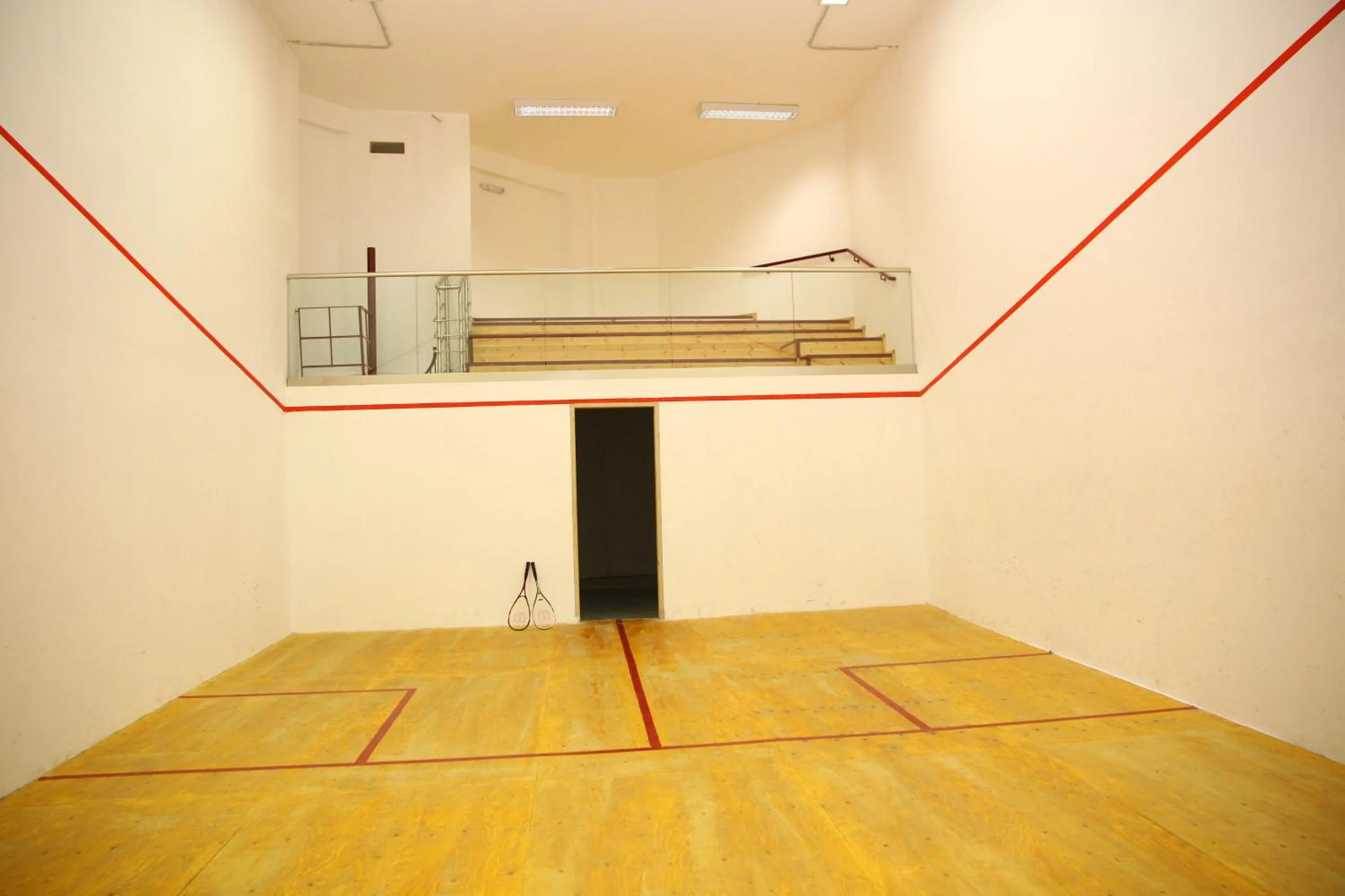 Fitness centre/facilities in Sunshine Village Hotel