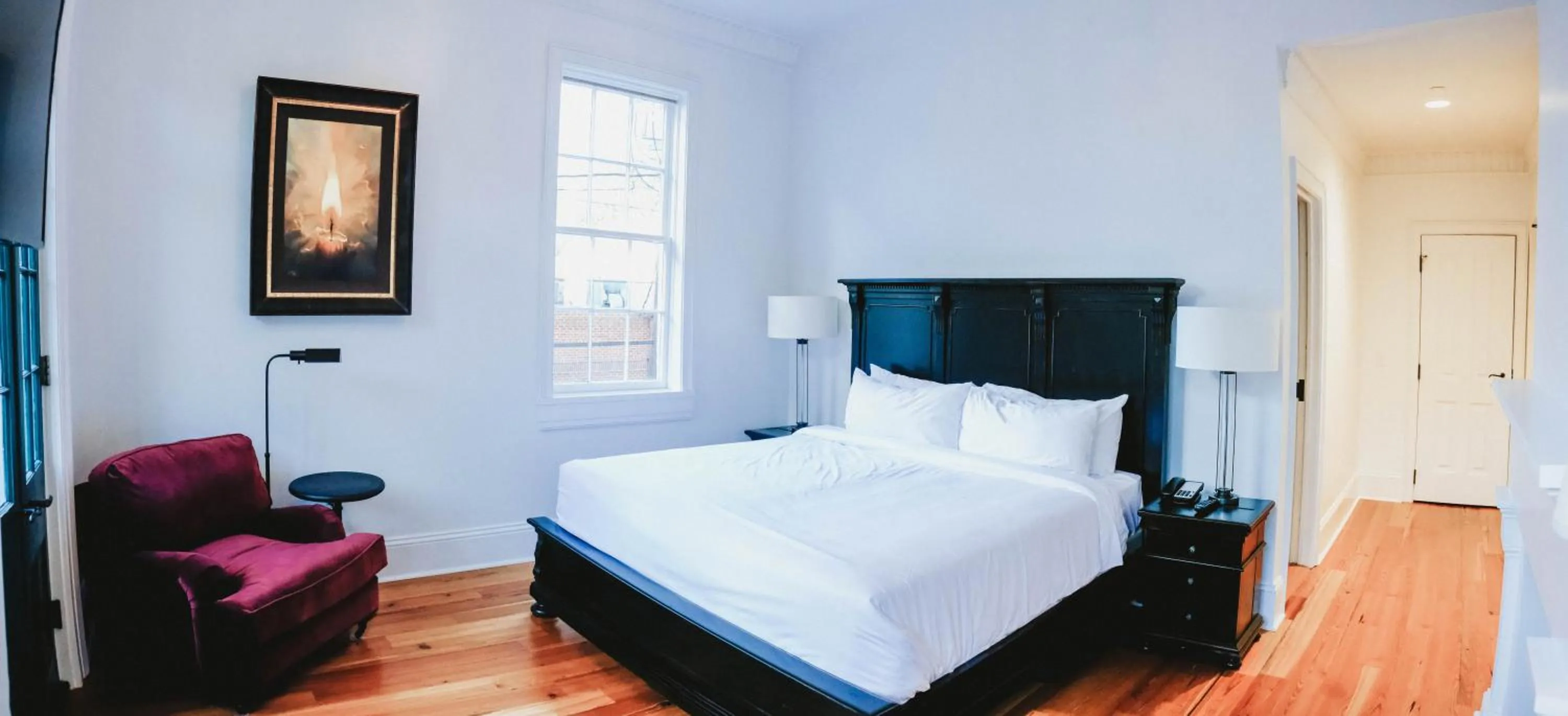 Bed in Royal Frenchmen Hotel and Bar