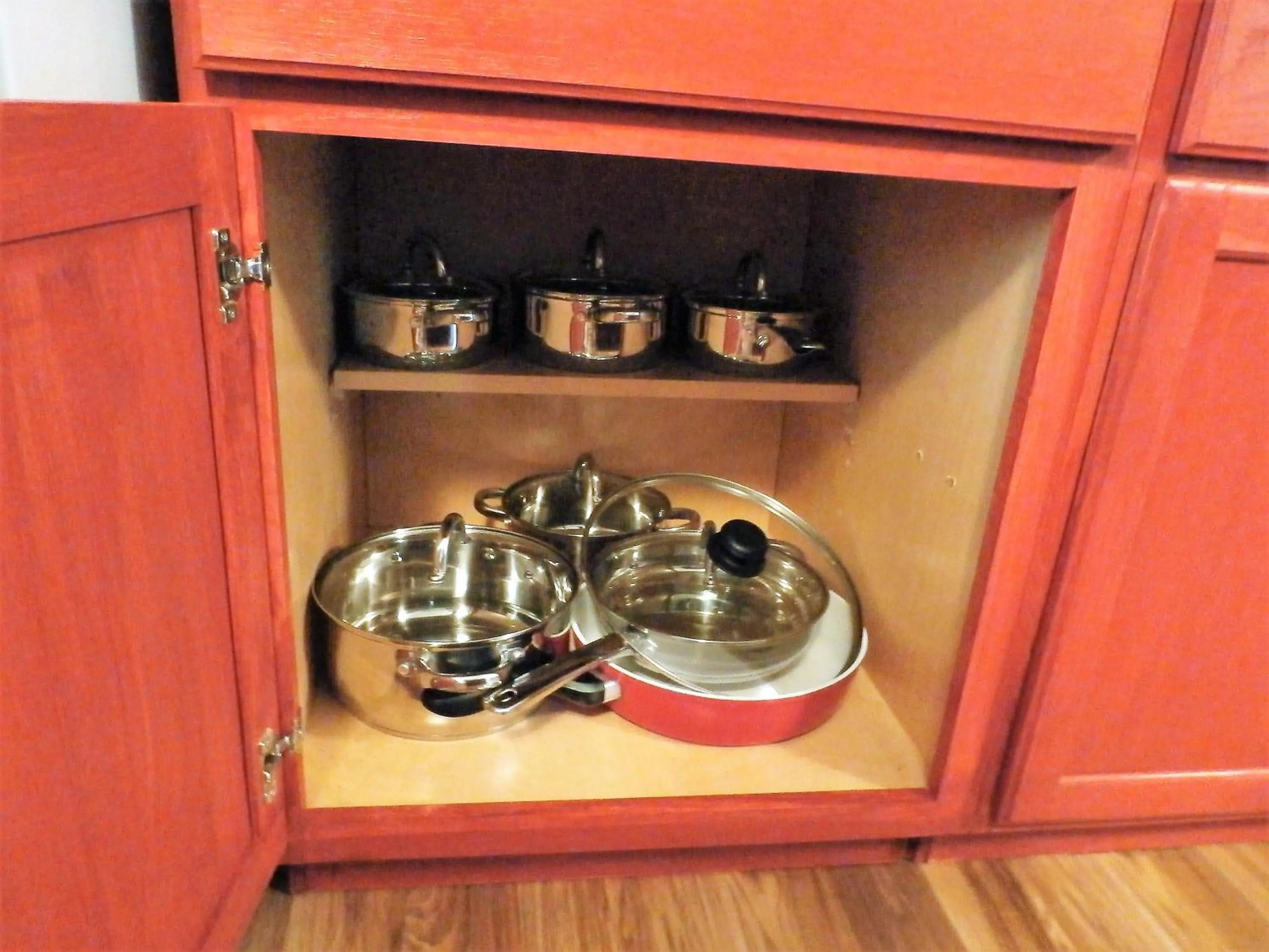 NEW CHARMING 2 BEDROOMS UNIT CLOSE TO EVERYTHING