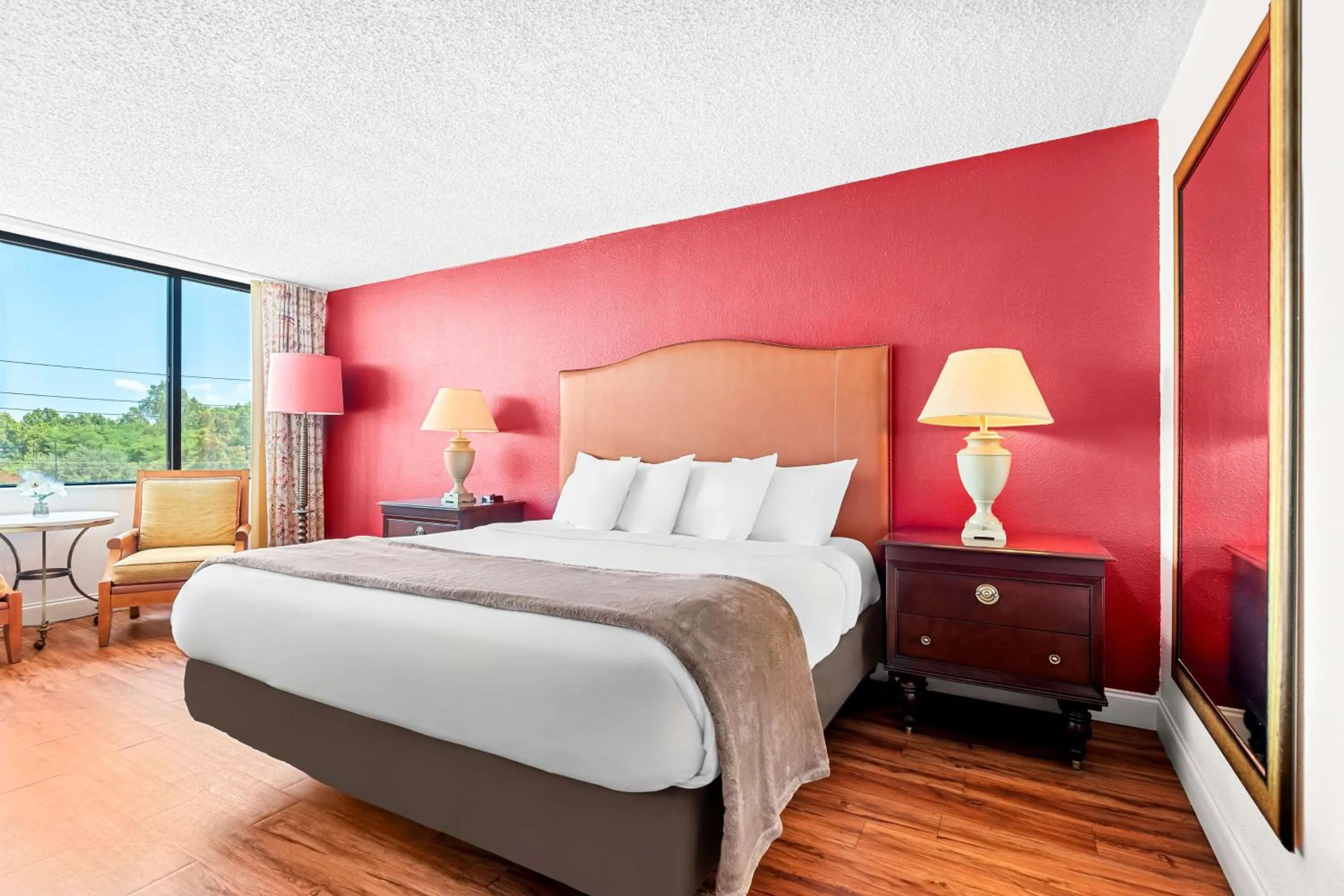 Bedroom, Bed in Magnolia Bluffs, BW Signature Collection