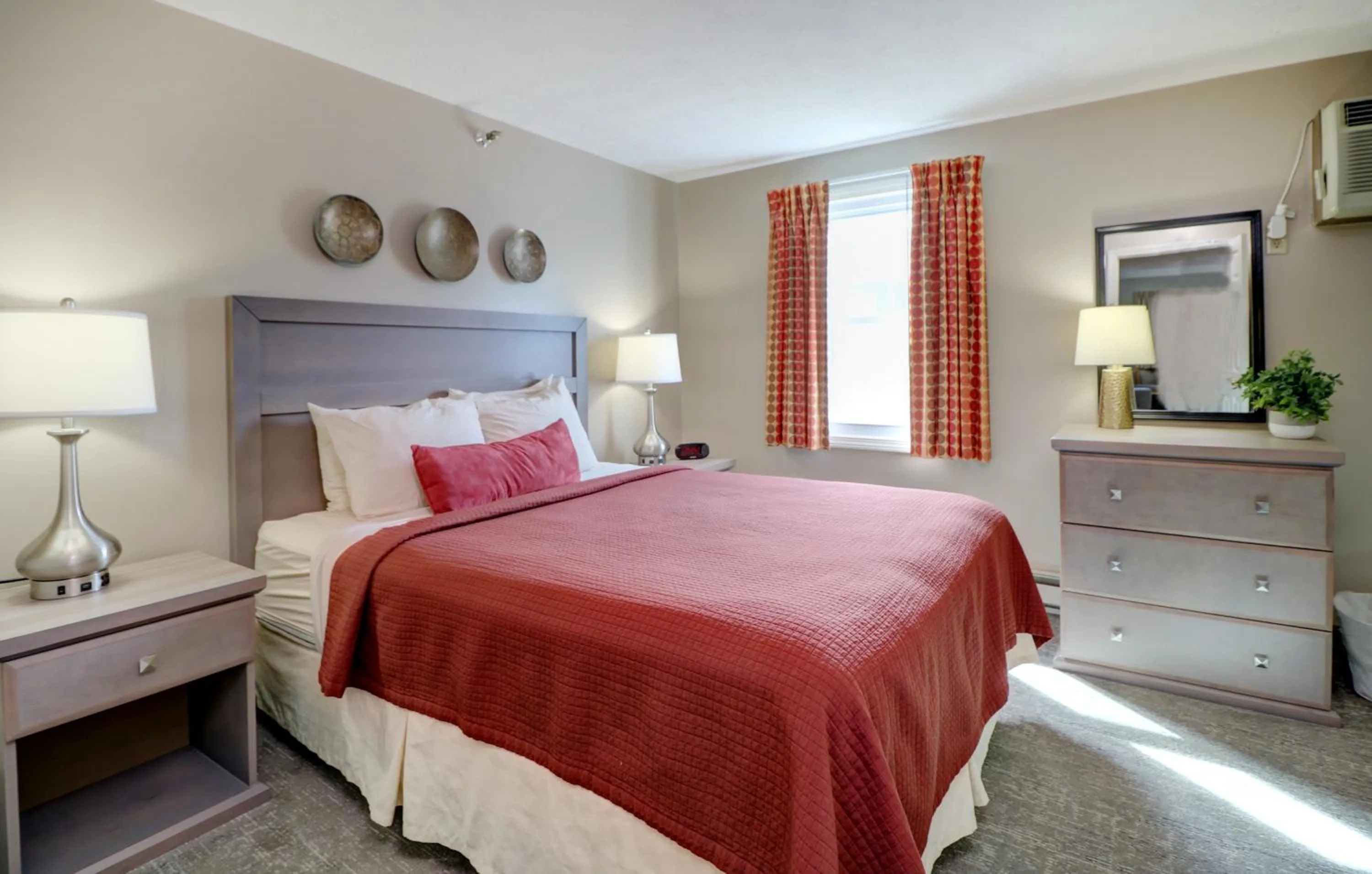 Bedroom, Bed in Misty Harbor Resort