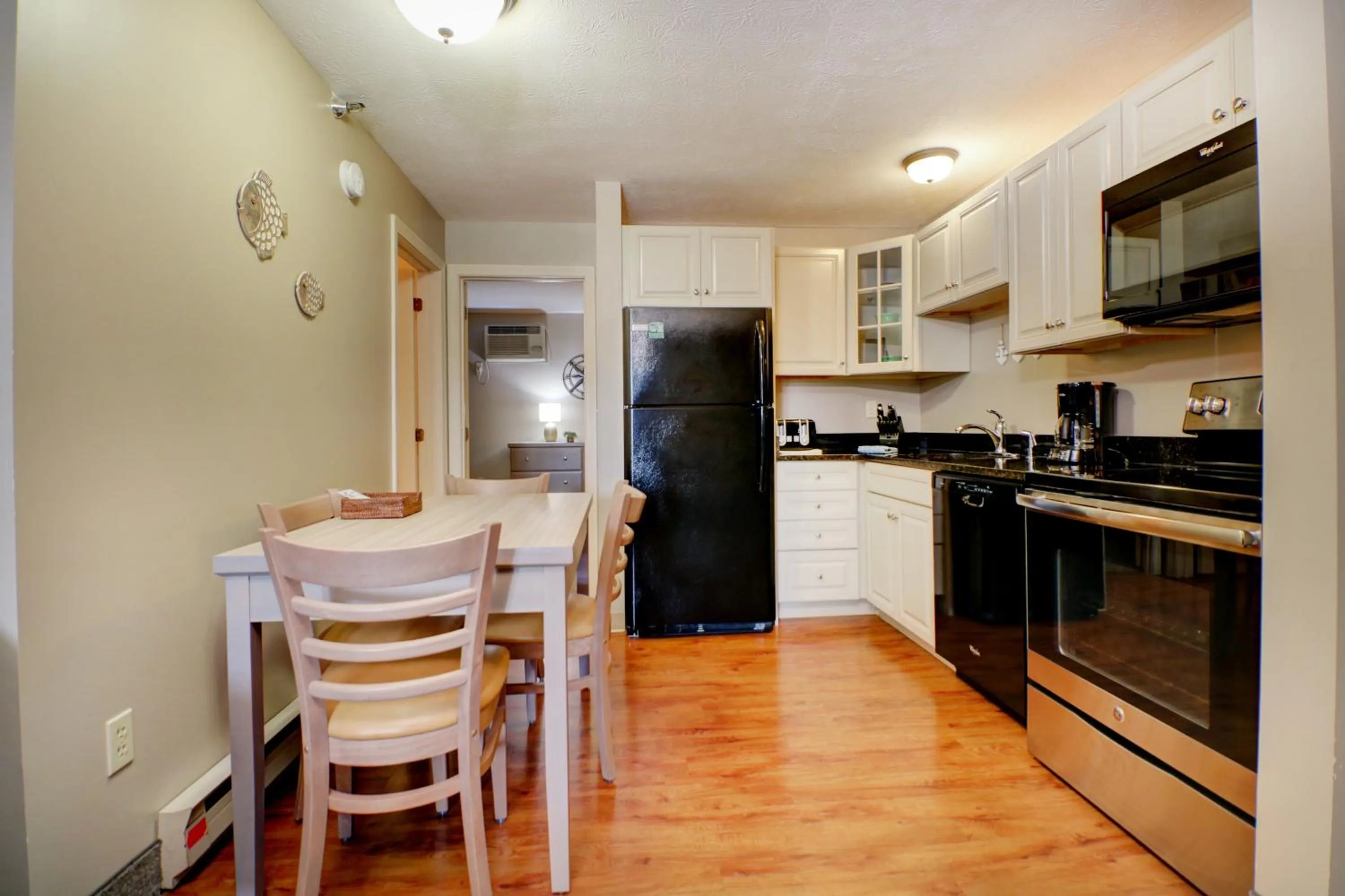 Kitchen or kitchenette in Misty Harbor Resort
