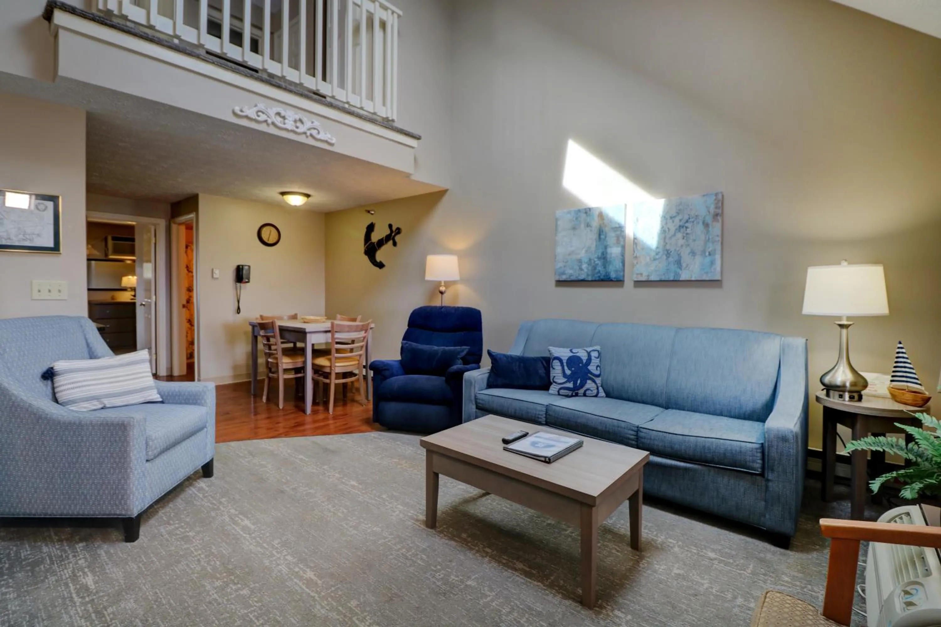 Living room in Misty Harbor Resort