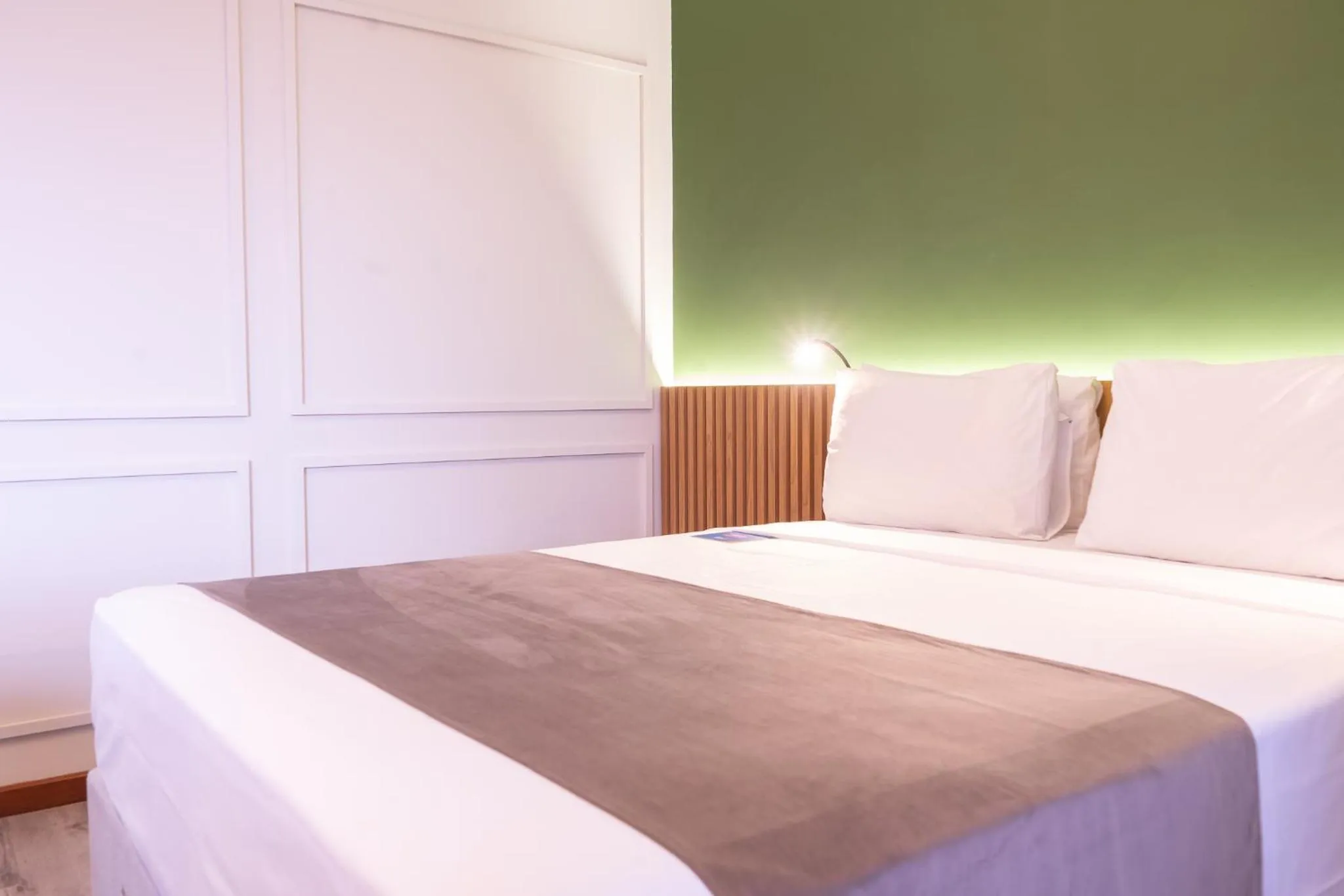 Bed in Blue Tree Towers Millenium Porto Alegre