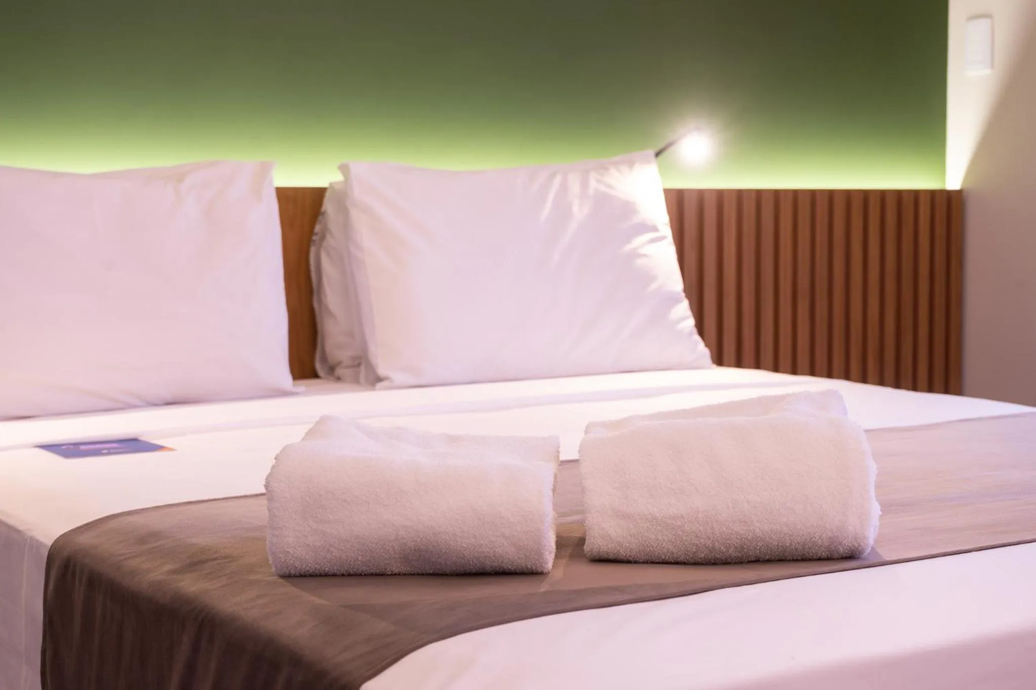 Bed in Blue Tree Towers Millenium Porto Alegre