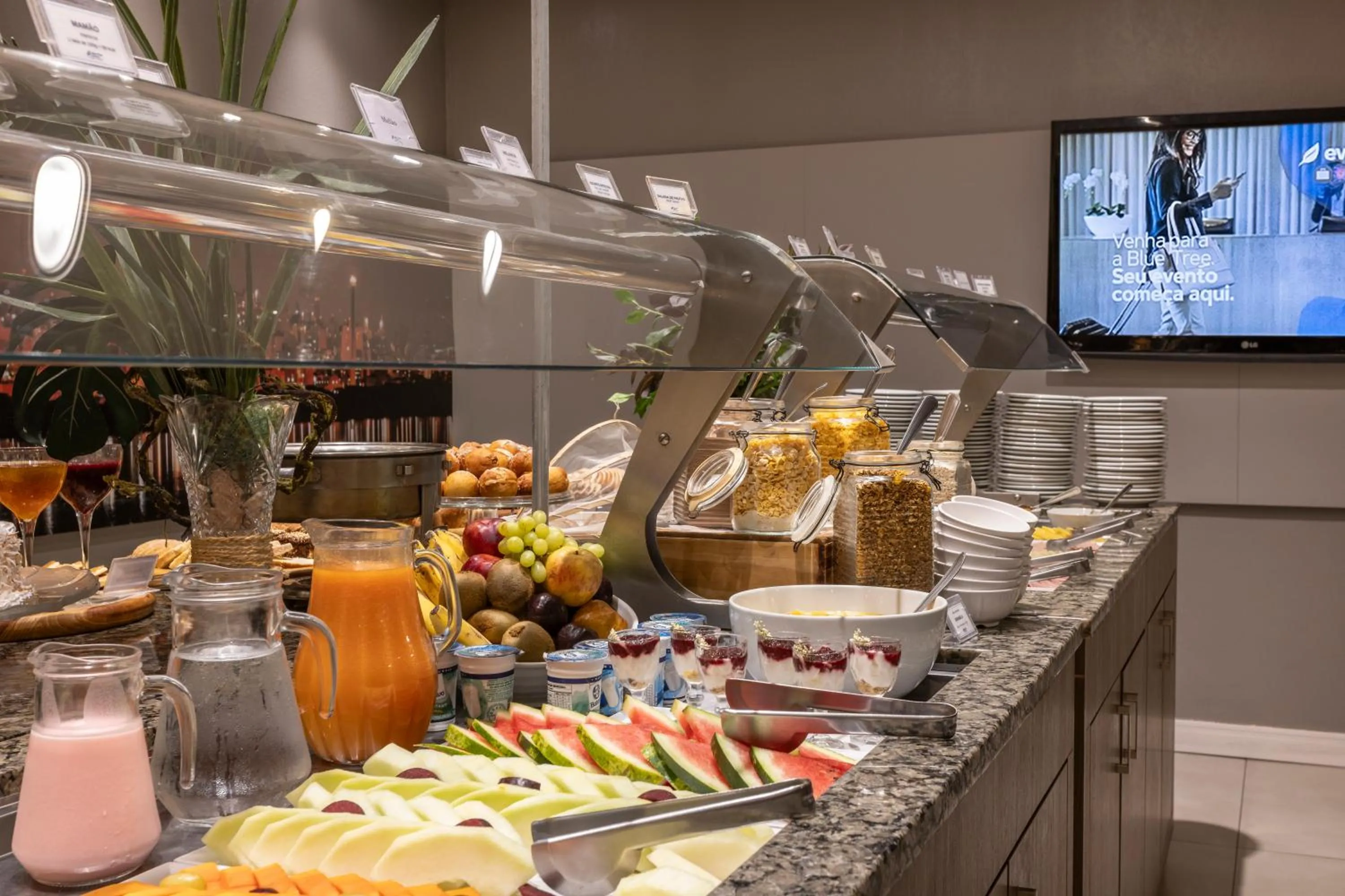 Breakfast in Blue Tree Towers Millenium Porto Alegre