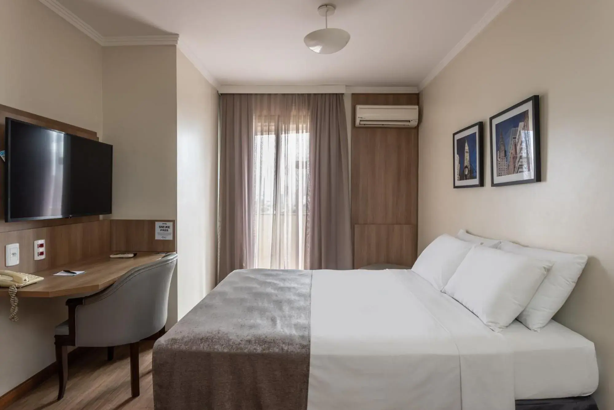Deluxe Double Room with Two Double Beds in Blue Tree Towers Millenium Porto Alegre Deluxe Double Room with Two Double Beds in Blue Tree Towers Millenium Porto Alegre