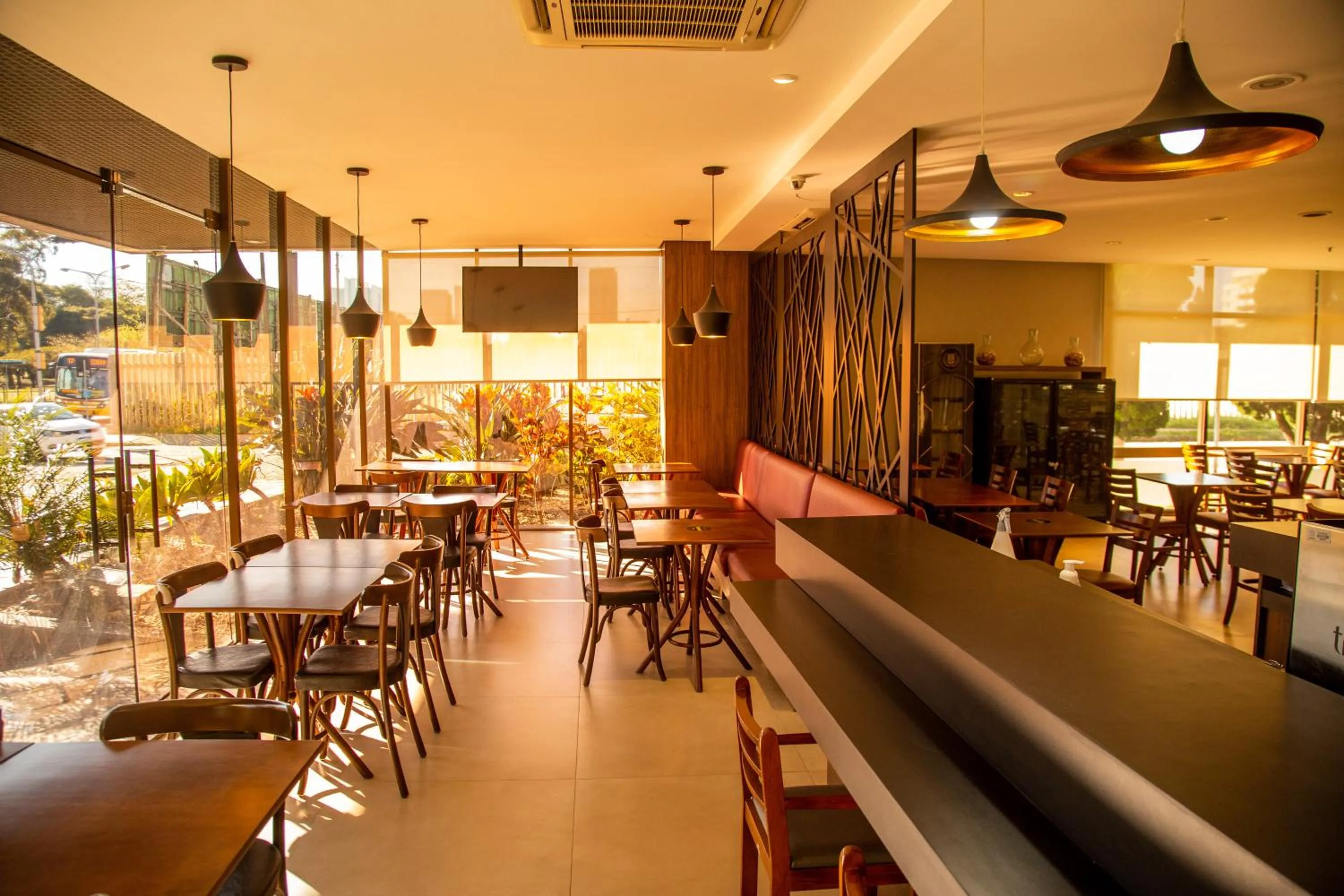 Restaurant/places to eat in Blue Tree Towers Millenium Porto Alegre
