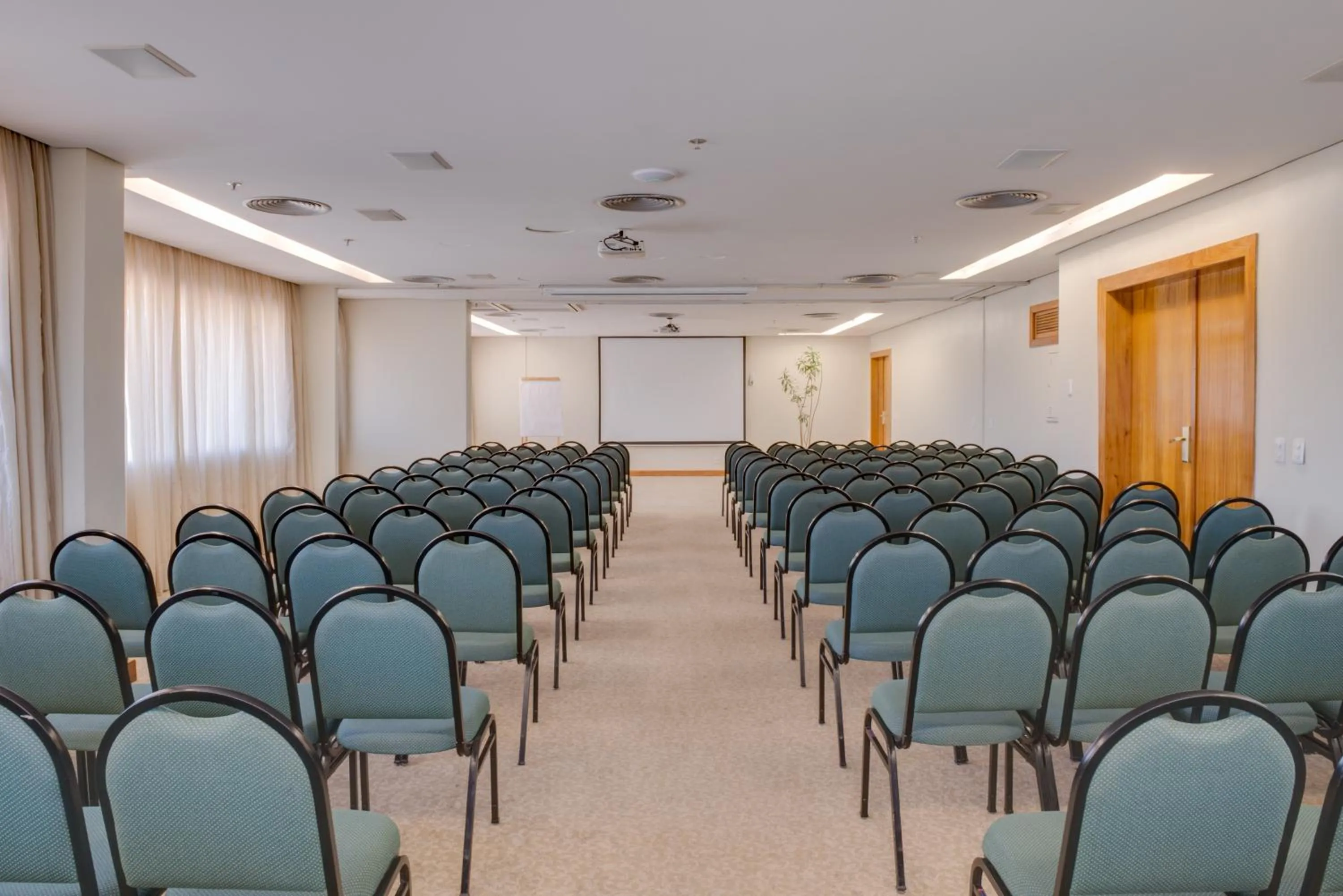 Business facilities in Blue Tree Towers Millenium Porto Alegre