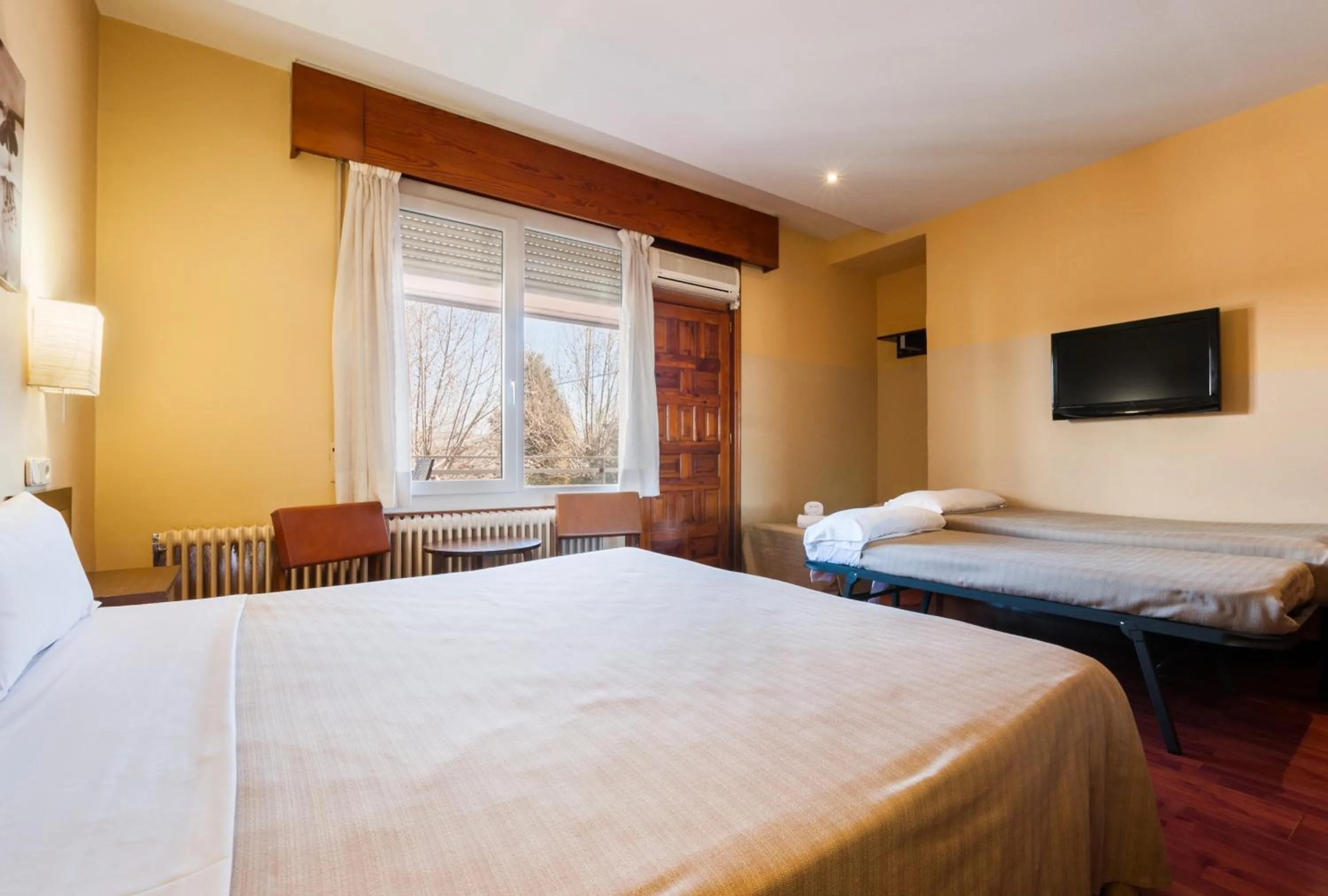 Quadruple Room (2 Adults + 2 Children) in Hotel Los Olivos