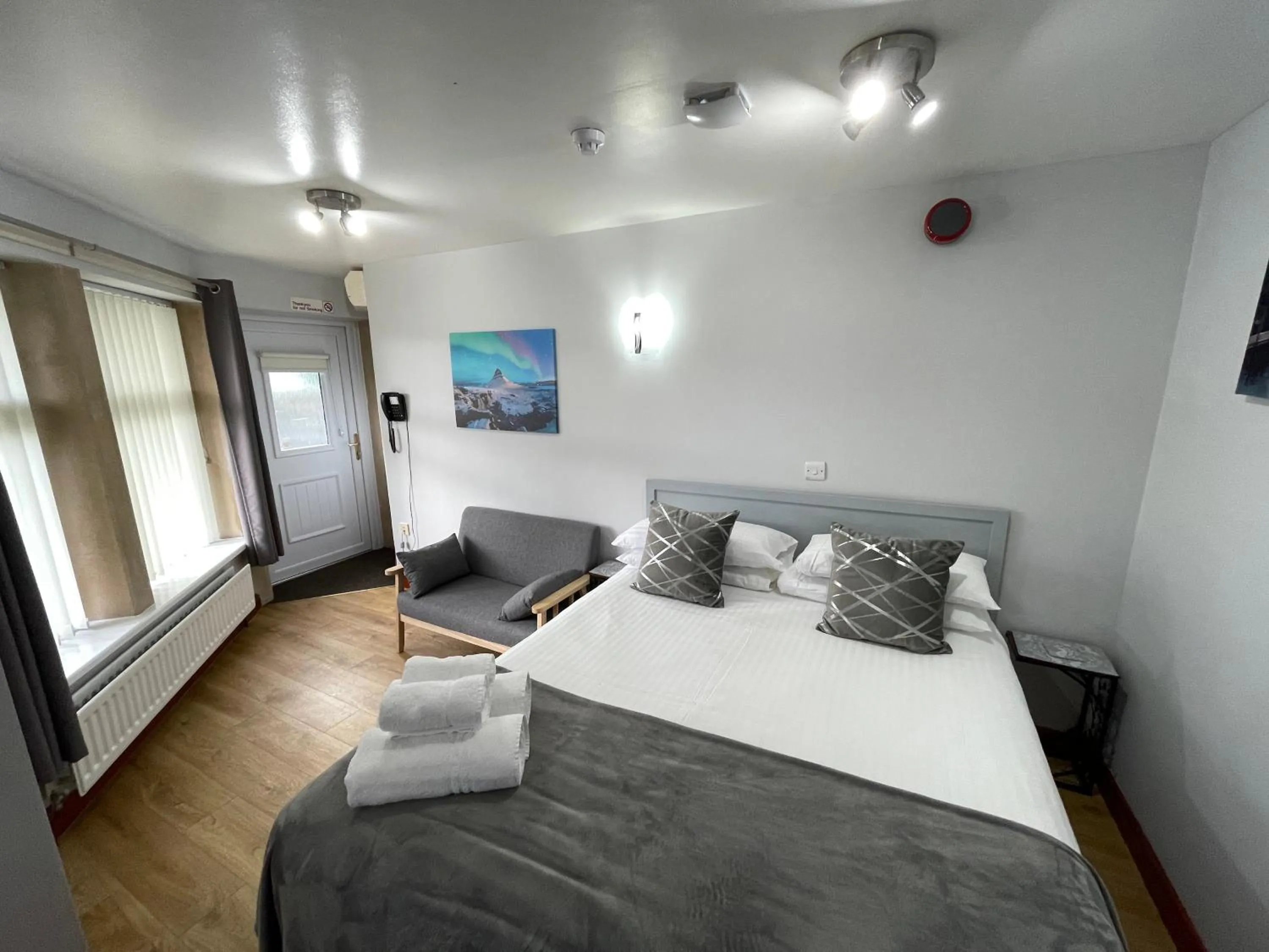 View (from property/room), Bed in Quaysiders Lakes Resort - Quaysiders Club