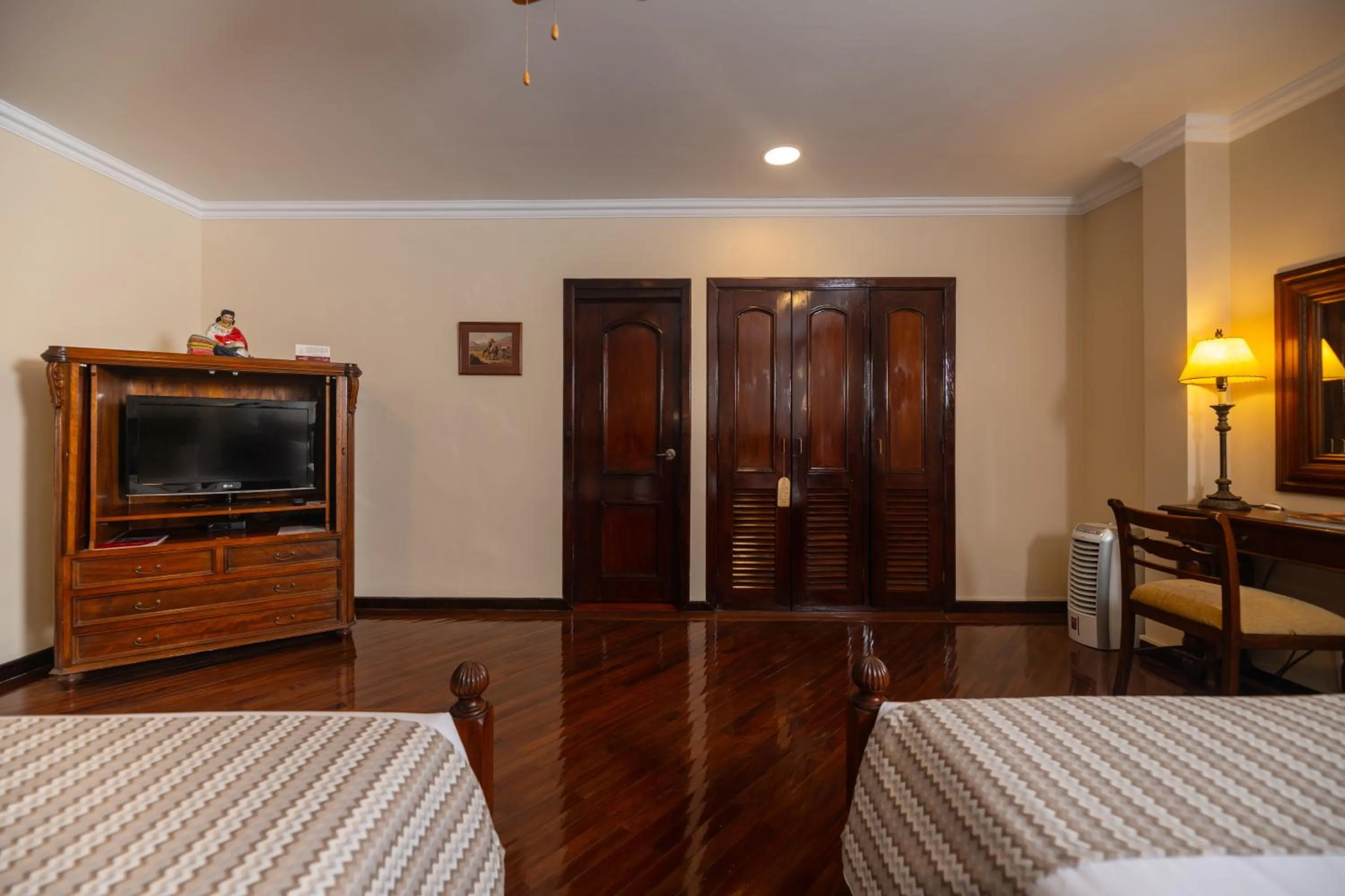 TV and multimedia, Bed in Hotel Patio Andaluz