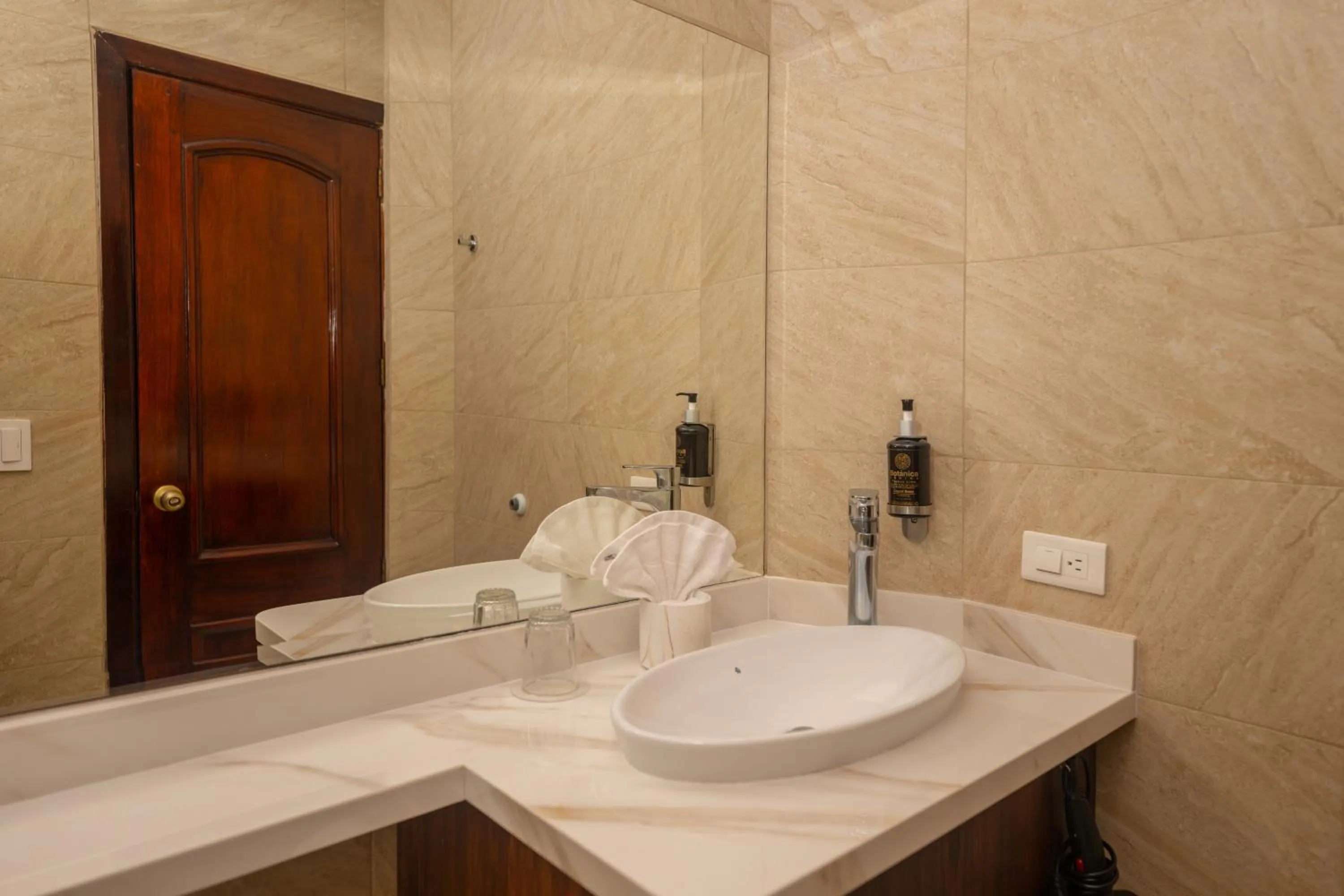 Bathroom in Hotel Patio Andaluz