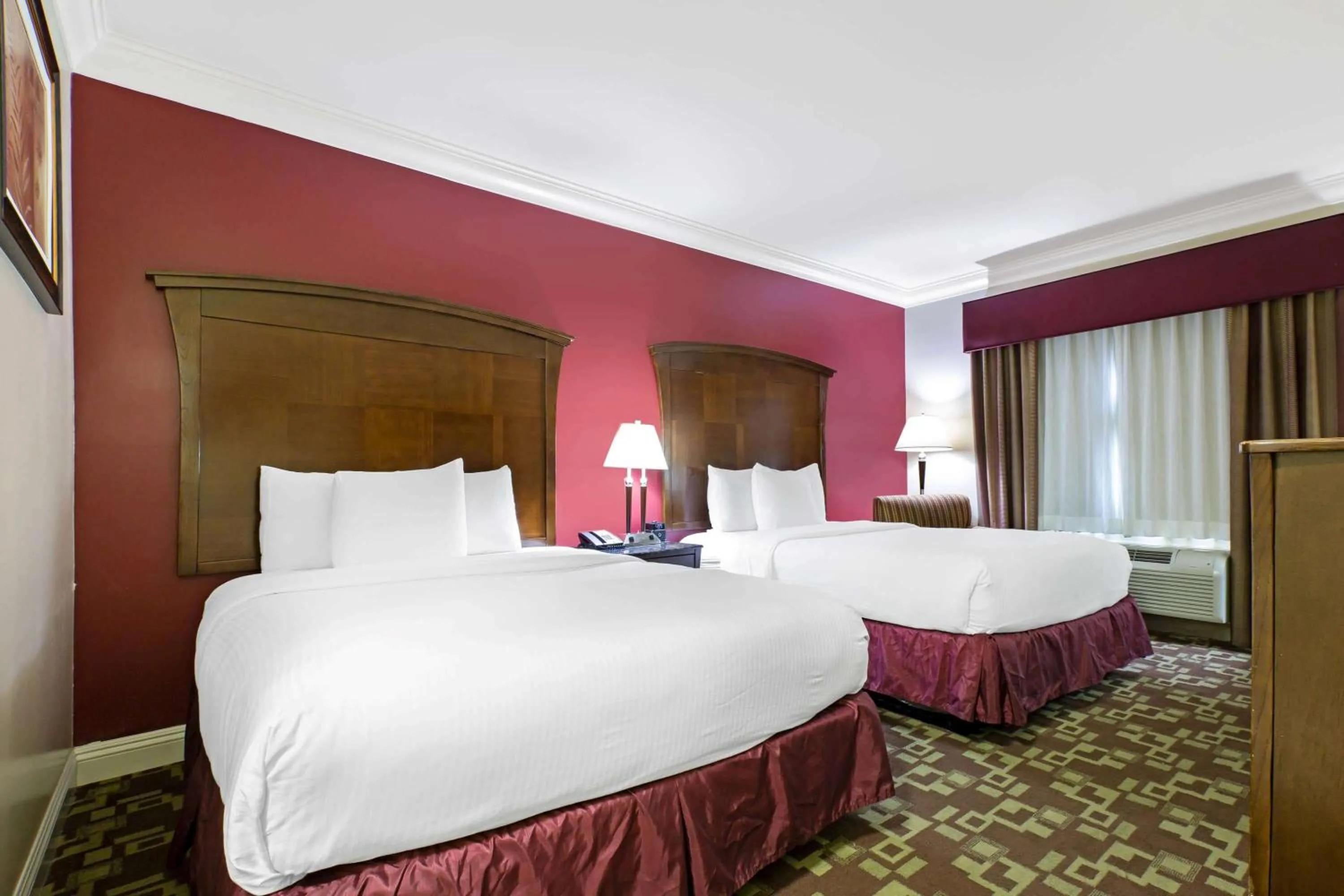 Photo of the whole room, Bed in La Quinta by Wyndham Moreno Valley