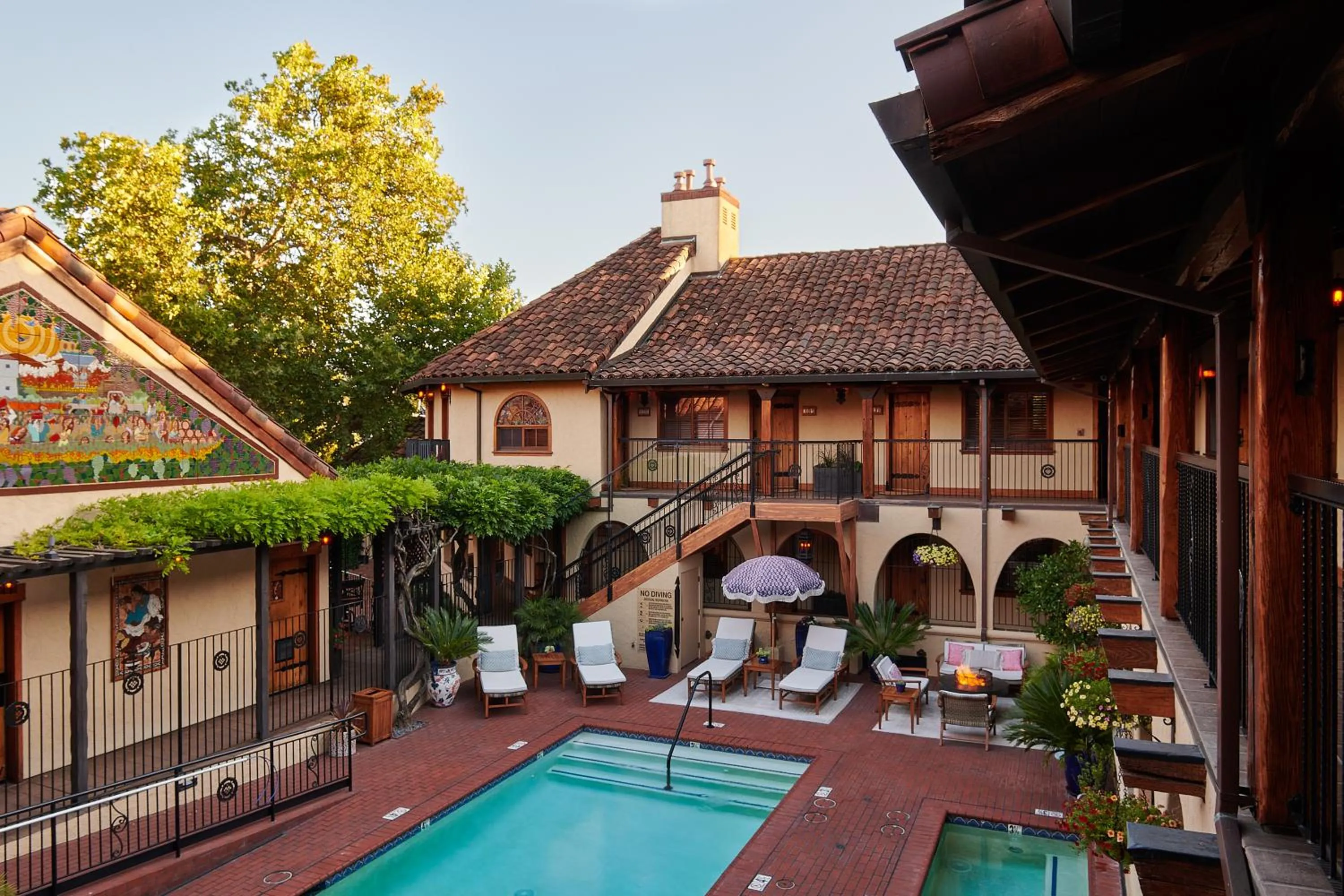 Swimming pool in Rancho Caymus Inn