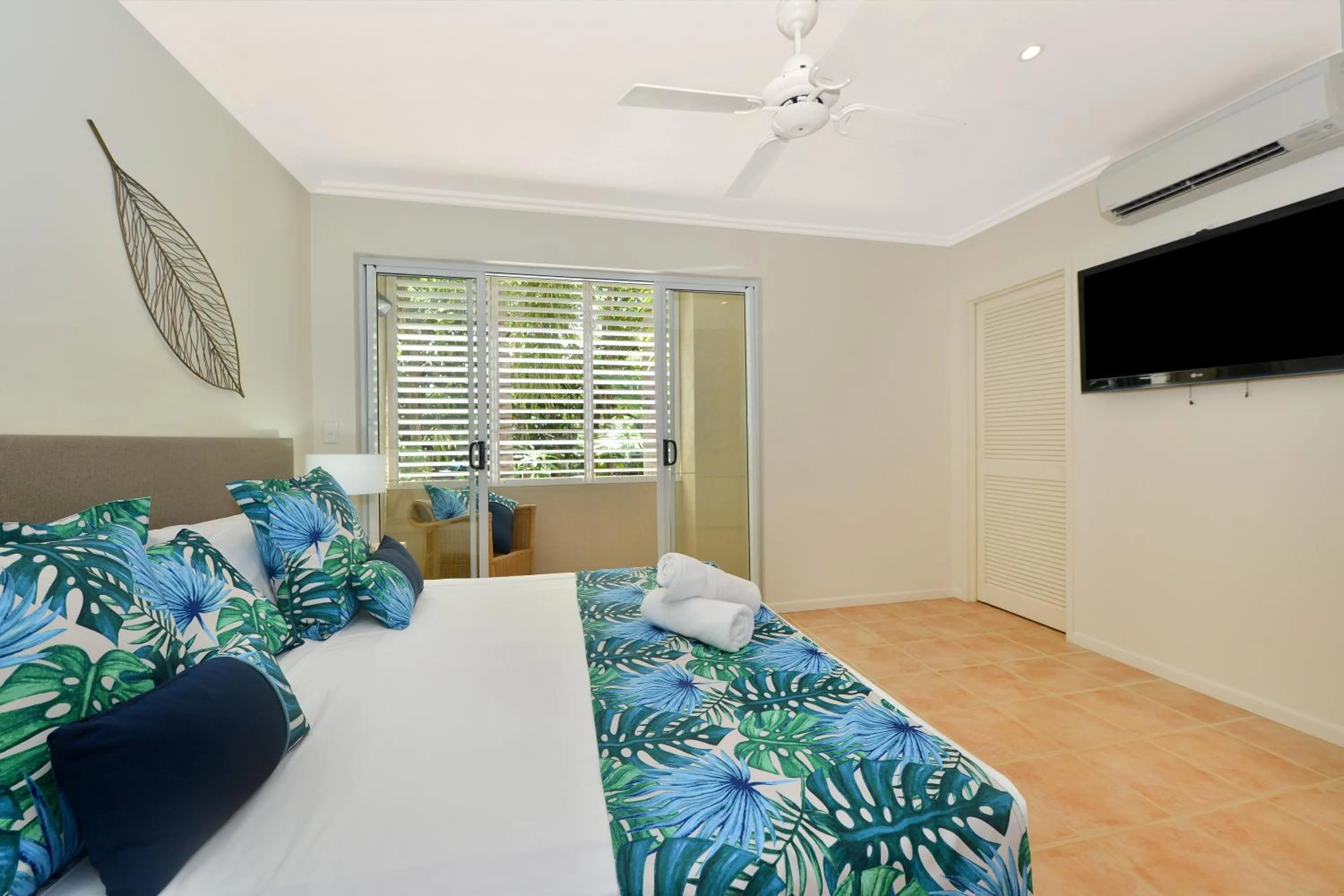 Bed in Cayman Villas Port Douglas
