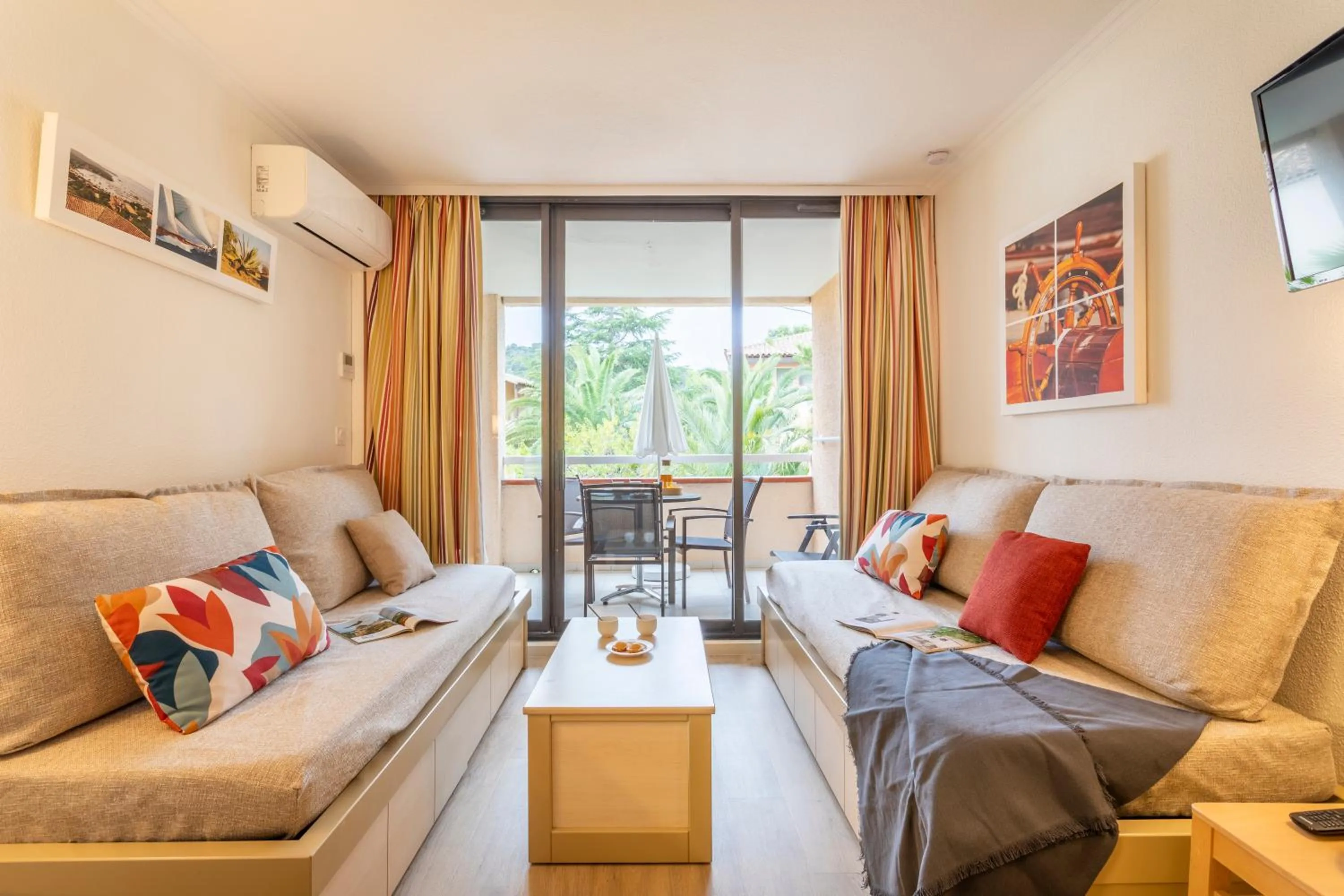 TV and multimedia in Résidence Pierre & Vacances L’Anse De Pramousquier