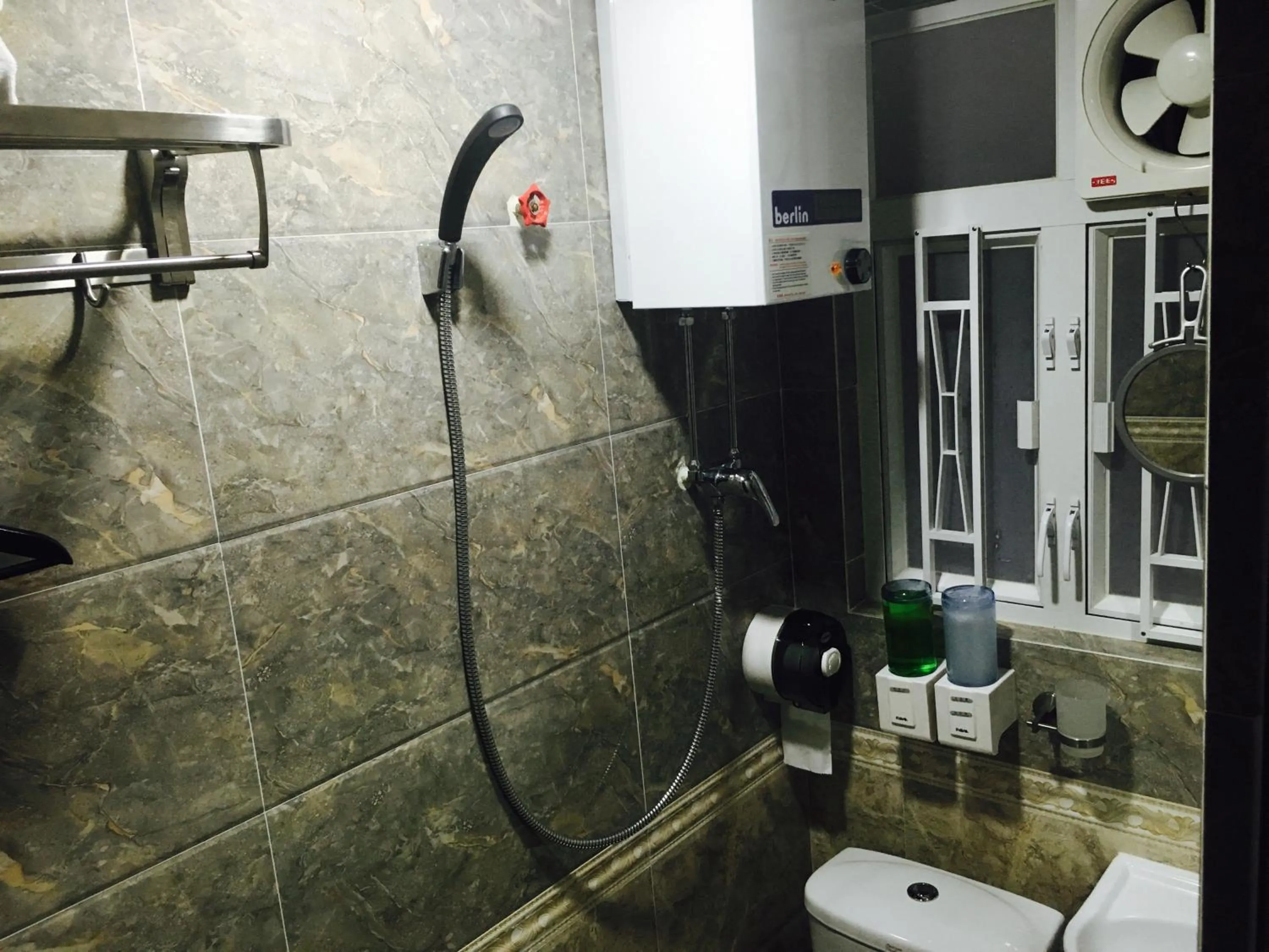 Shower in Victoria Inn