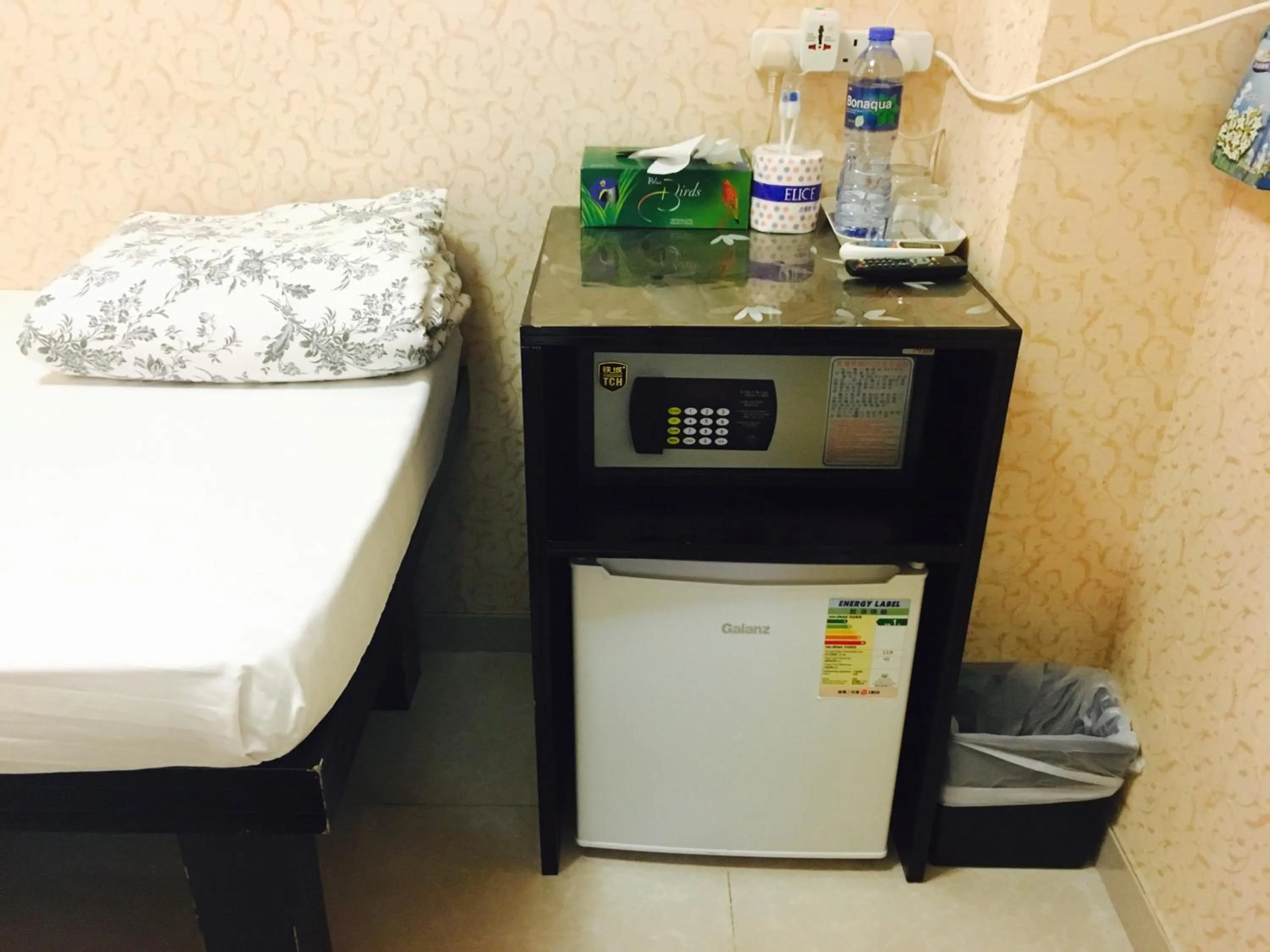 Other, Bed in Victoria Inn