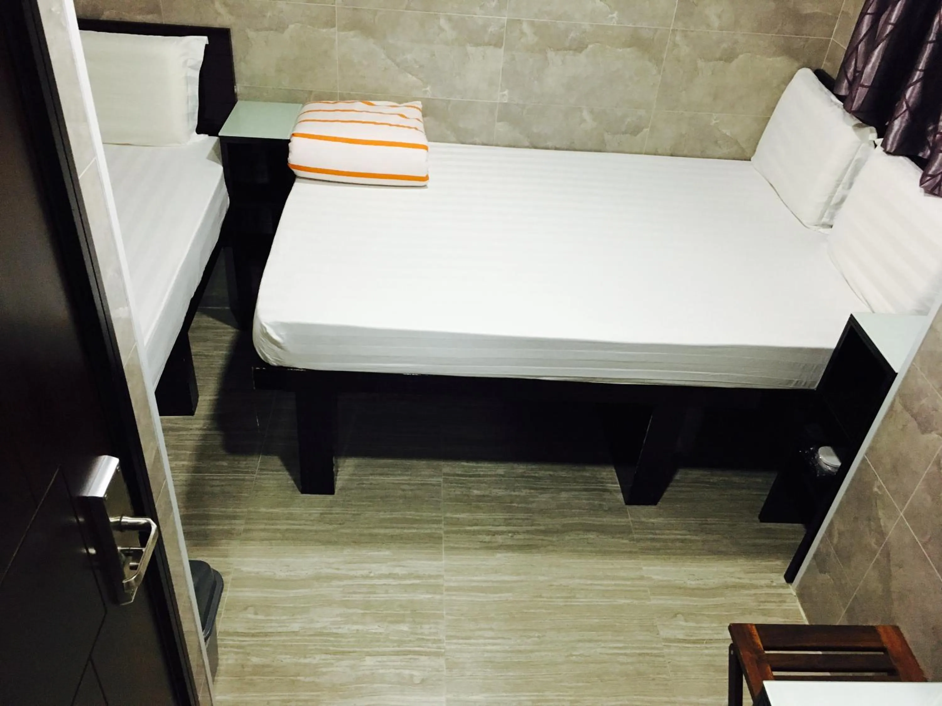 Photo of the whole room, Bed in Victoria Inn