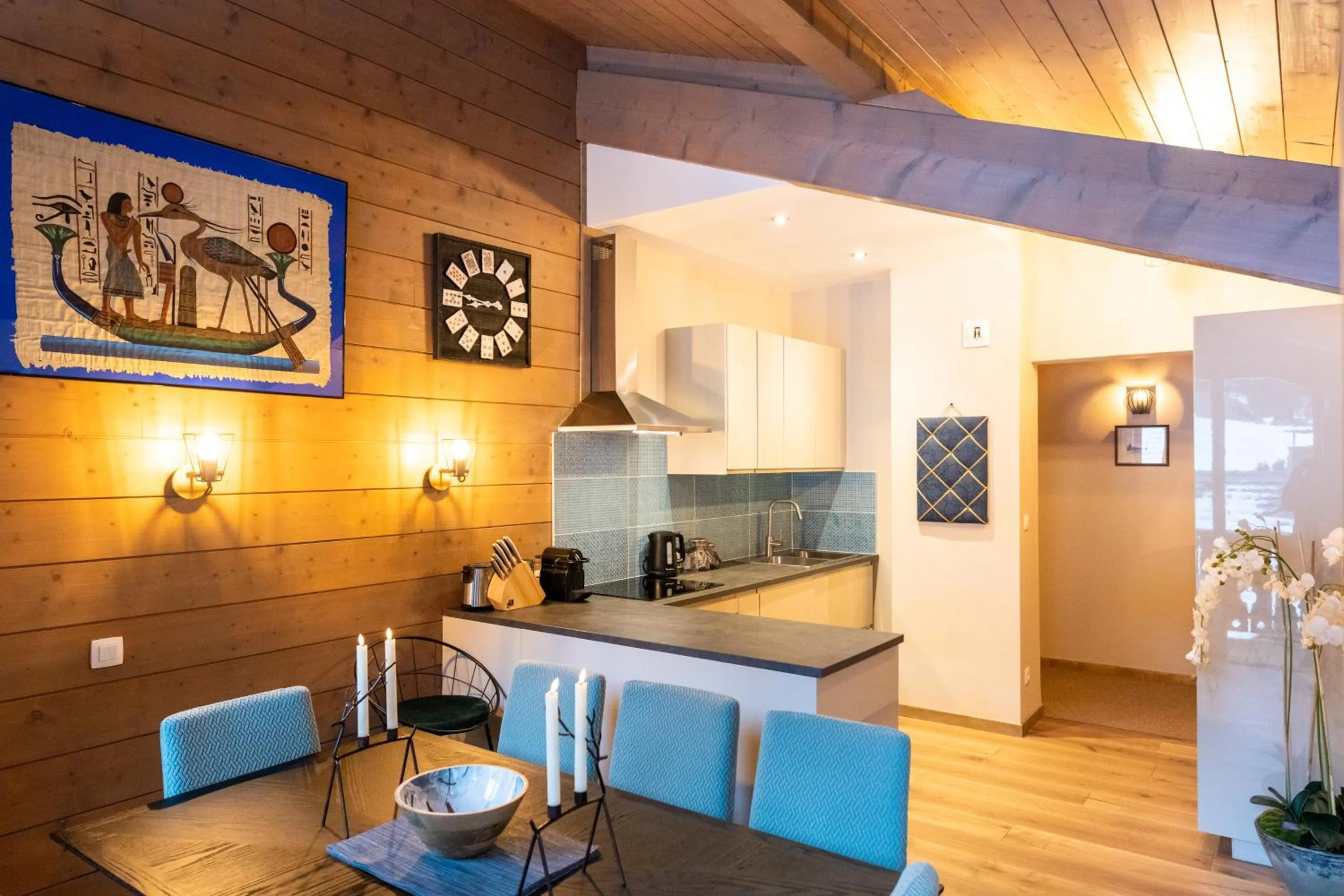 Kitchen or kitchenette in Hôtel et Chalet Au Coin Du Feu Chilly Powder