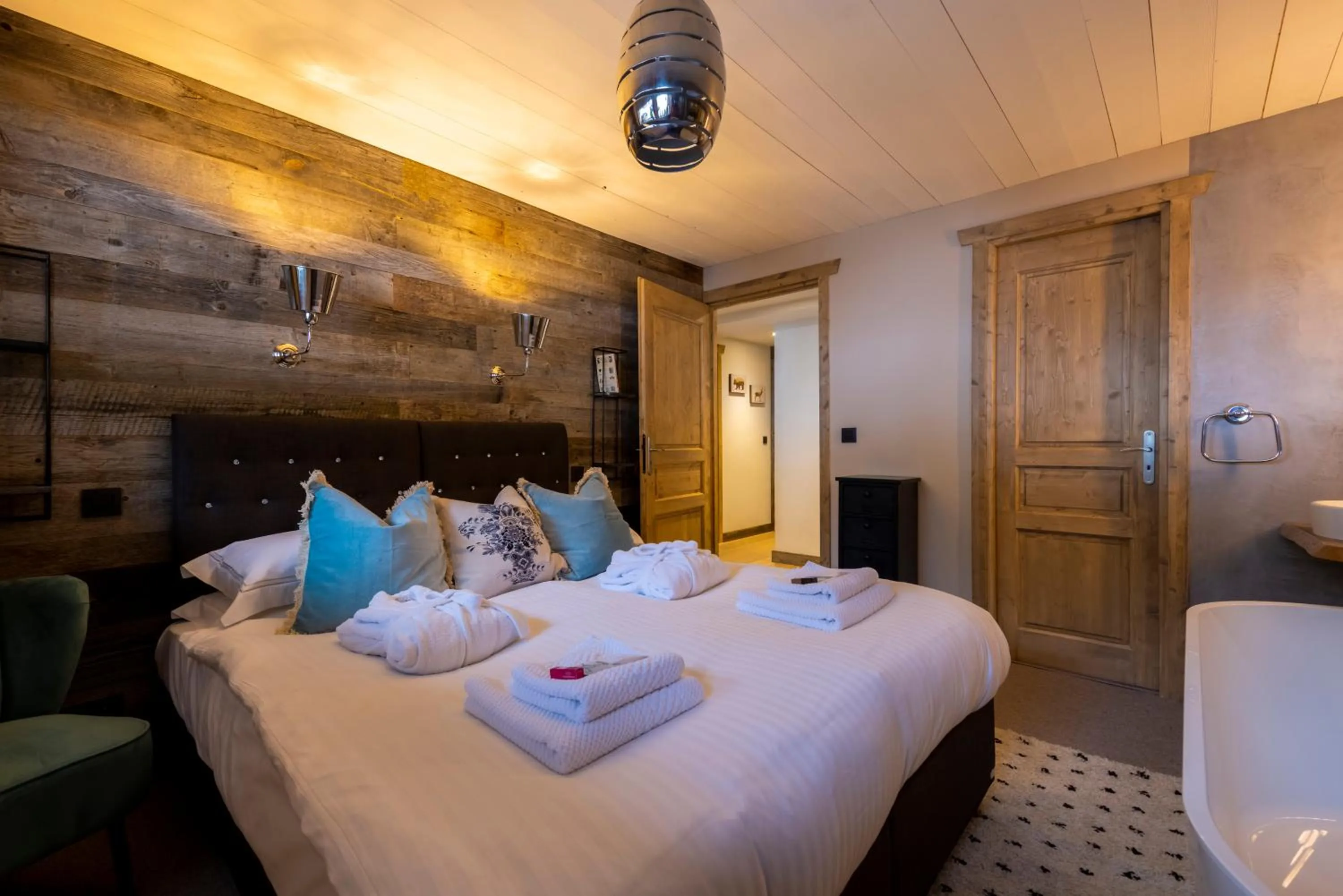 Bed in Hôtel et Chalet Au Coin Du Feu Chilly Powder