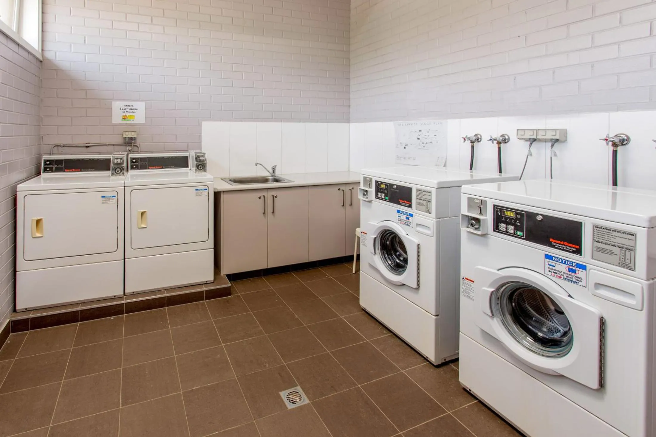 laundry in BIG4 Castlemaine Gardens