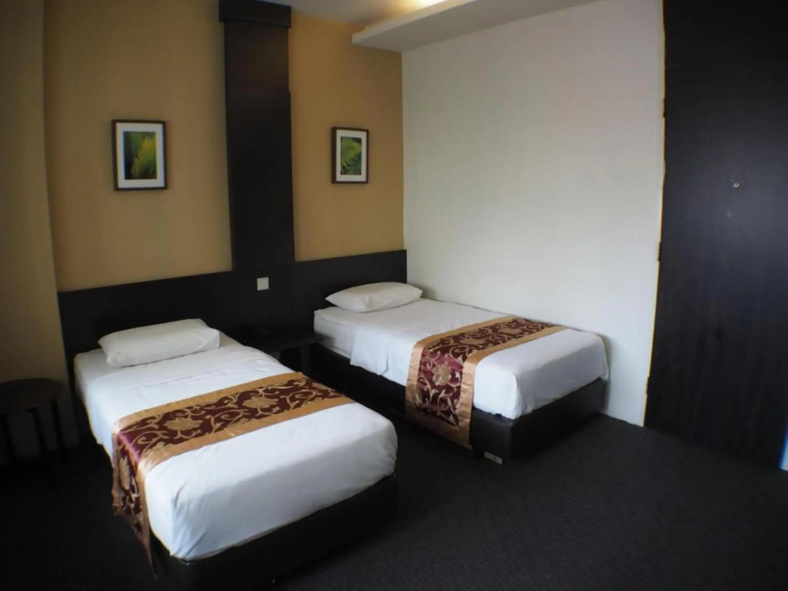 Superior Twin Room in L Hotel at Broadway Superior Twin Room in L Hotel at Broadway