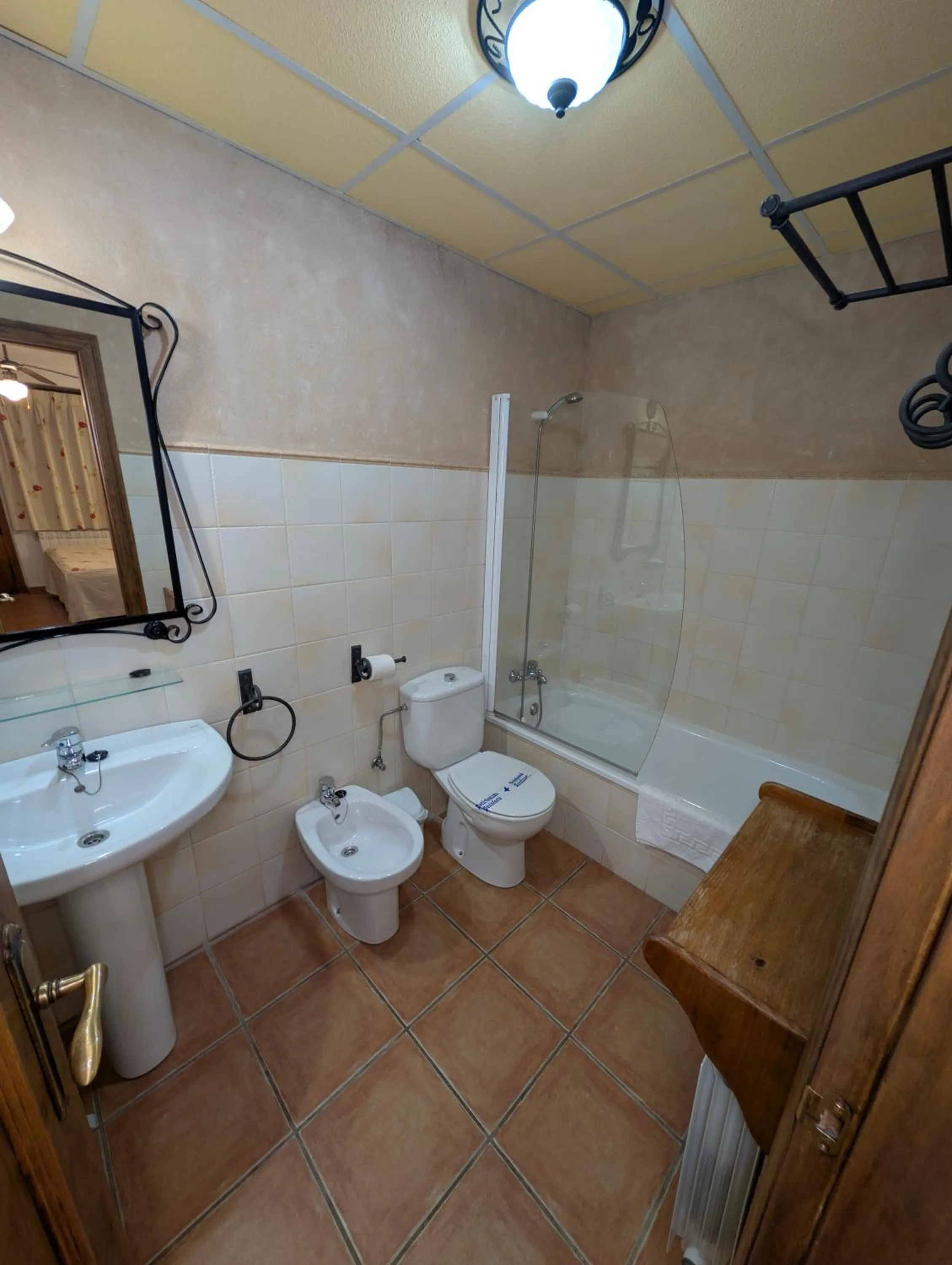 Toilet in Apartamentos Valle del Guadalquivir