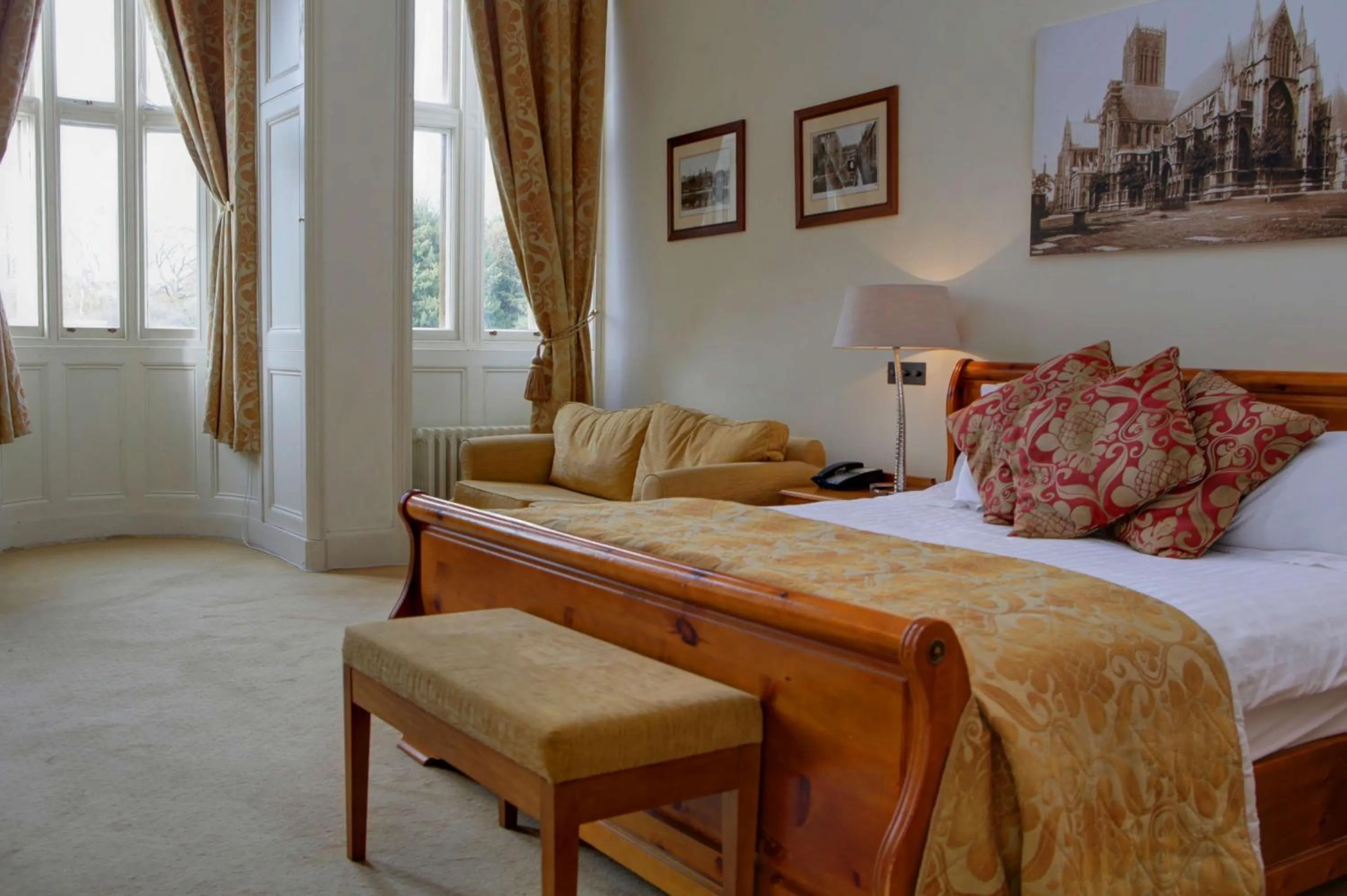 Photo of the whole room in Stoke Rochford Hall