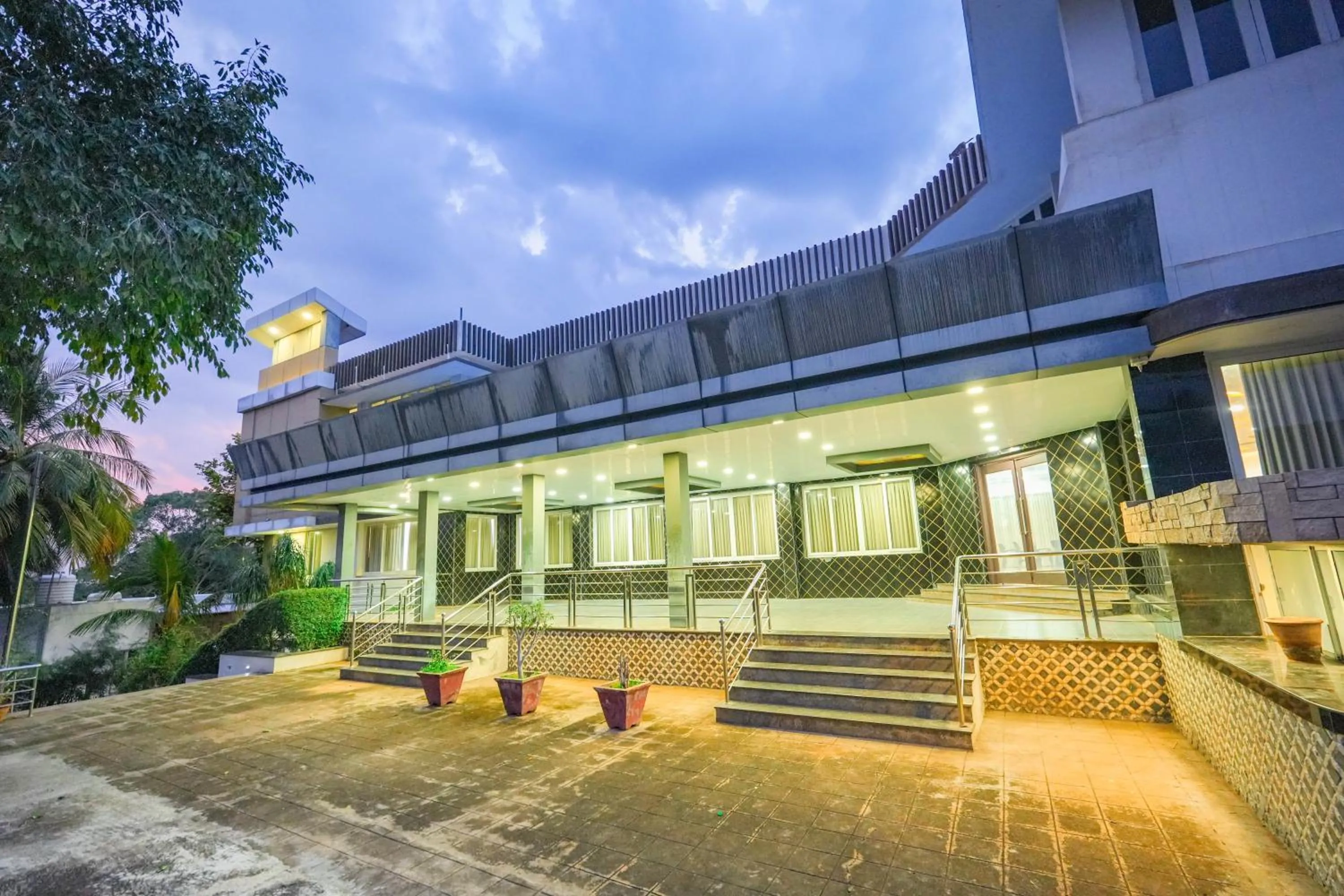 Banquet/Function facilities in Mount Retreat Resorts - Madurai