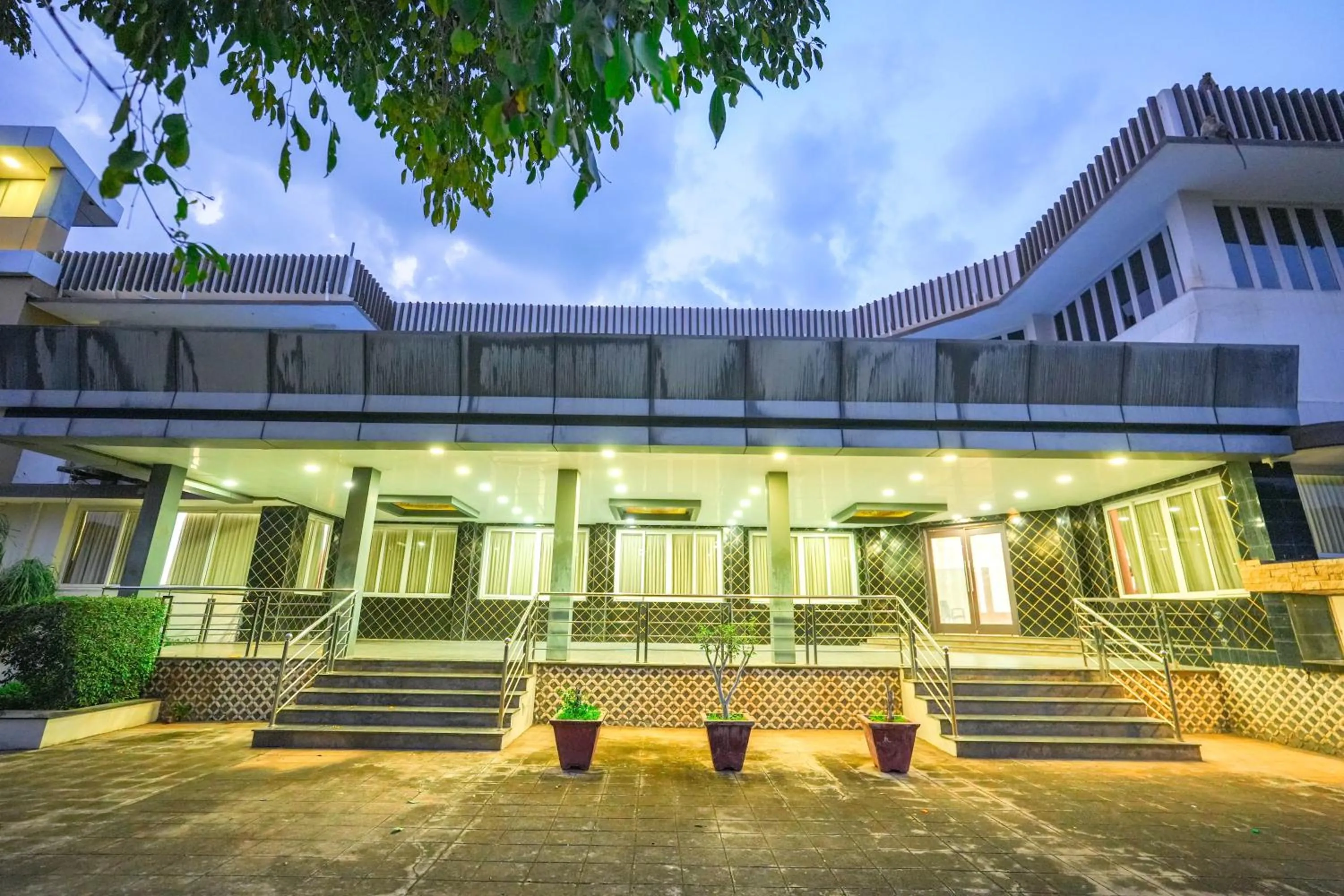 Banquet/Function facilities in Mount Retreat Resorts - Madurai