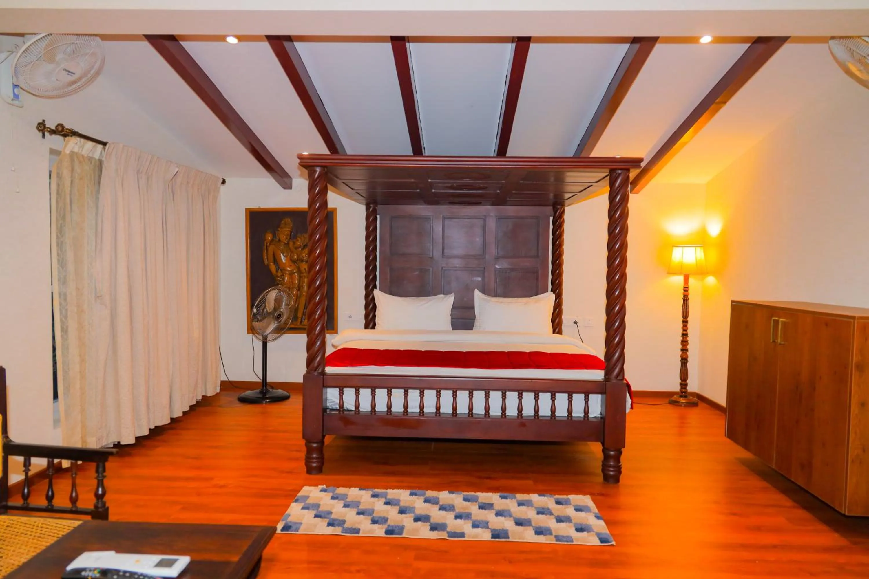 Photo of the whole room, Bed in Mount Retreat Resorts - Madurai
