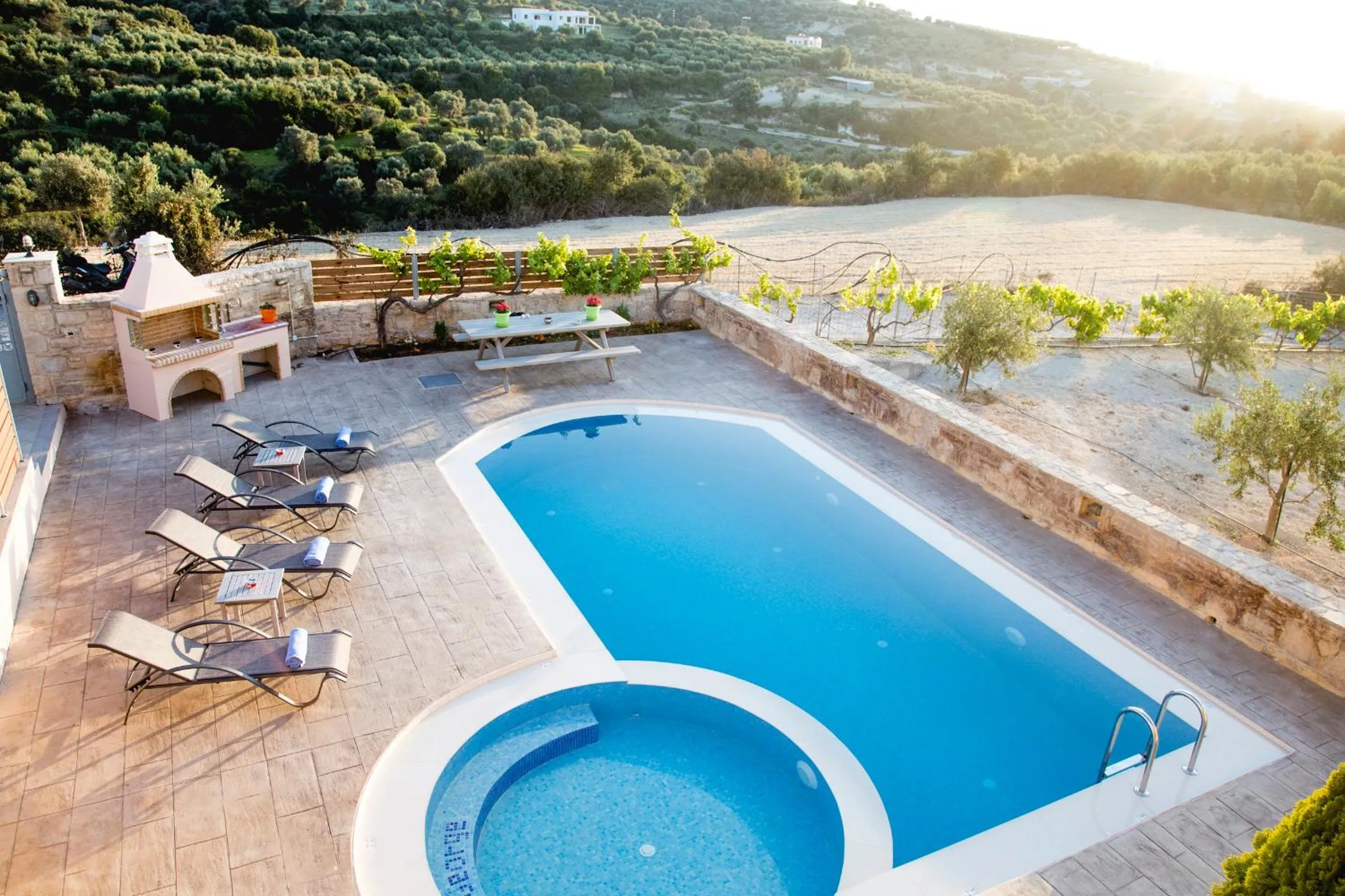 Property building in Villa Saint George