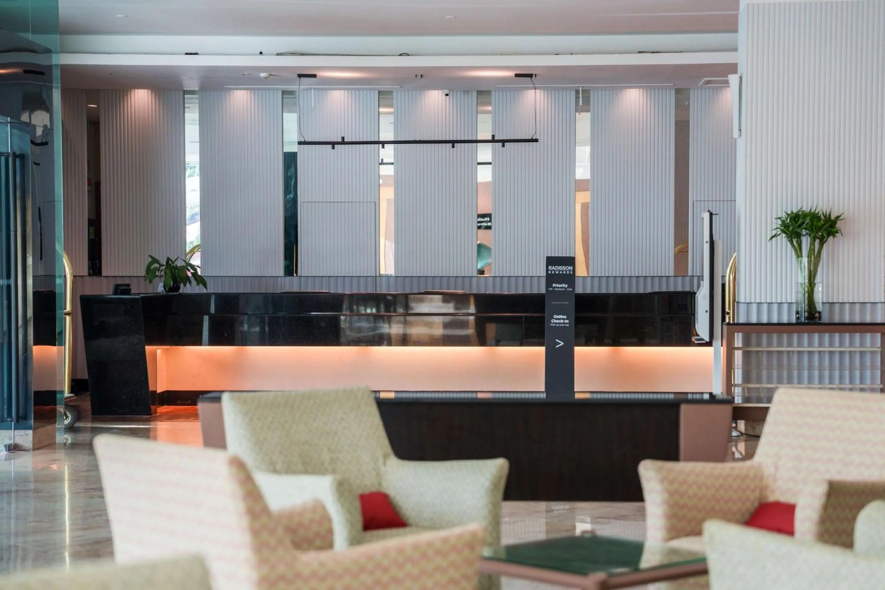 Lobby or reception in Radisson Hotel Brunei Darussalam