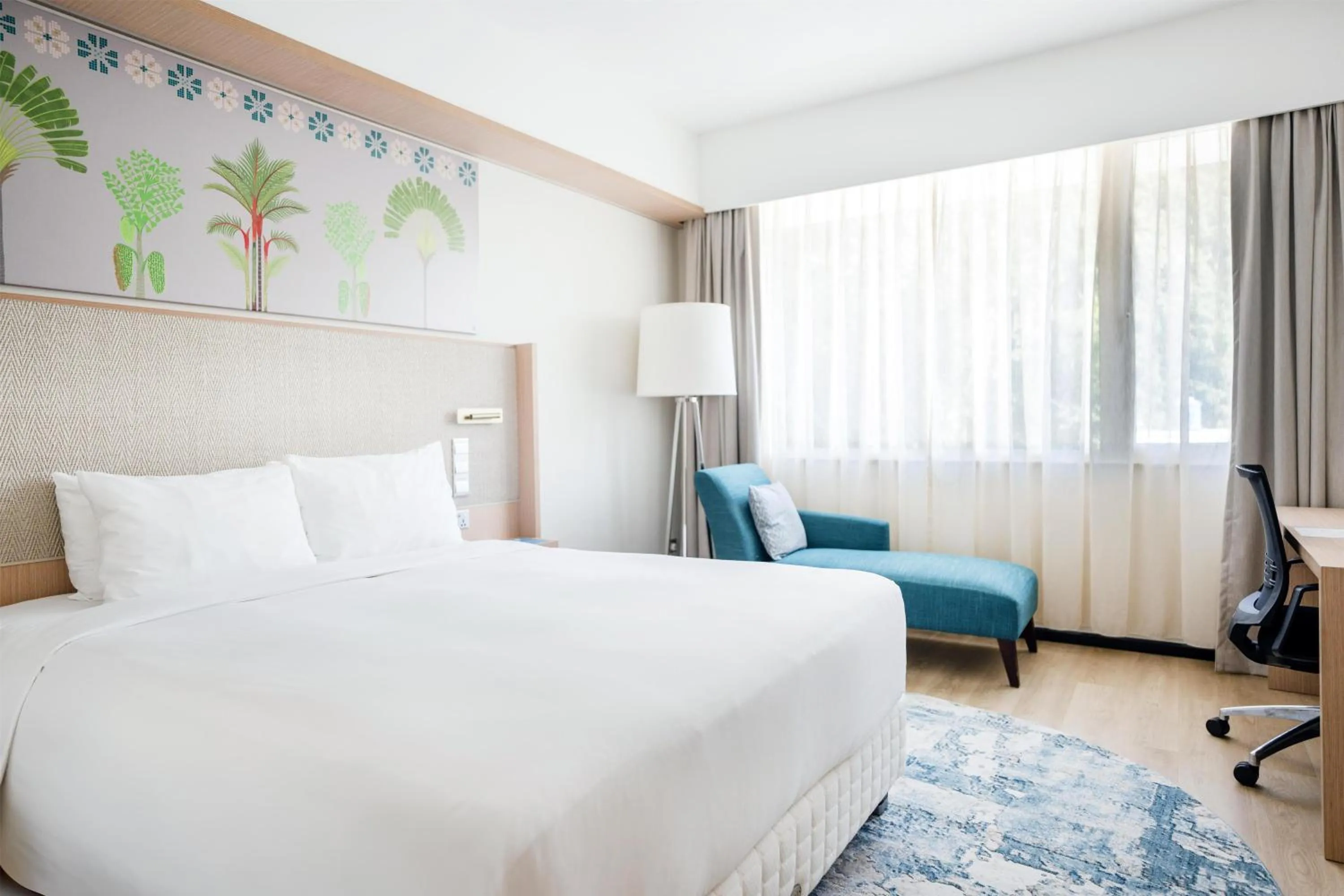 Bedroom, Bed in Radisson Hotel Brunei Darussalam