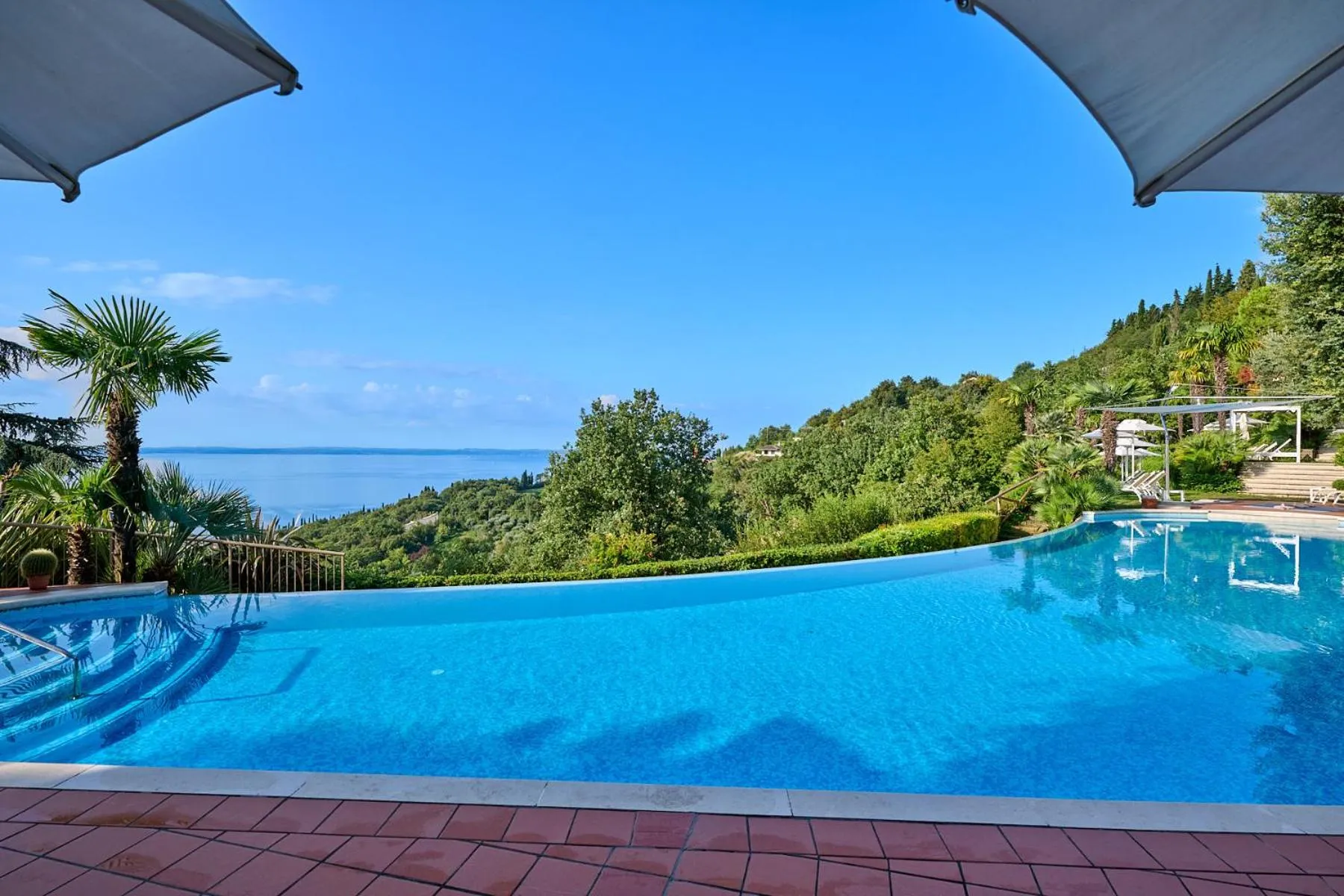 Swimming pool in Madrigale Panoramic Lifestyle & Soulful Hotel