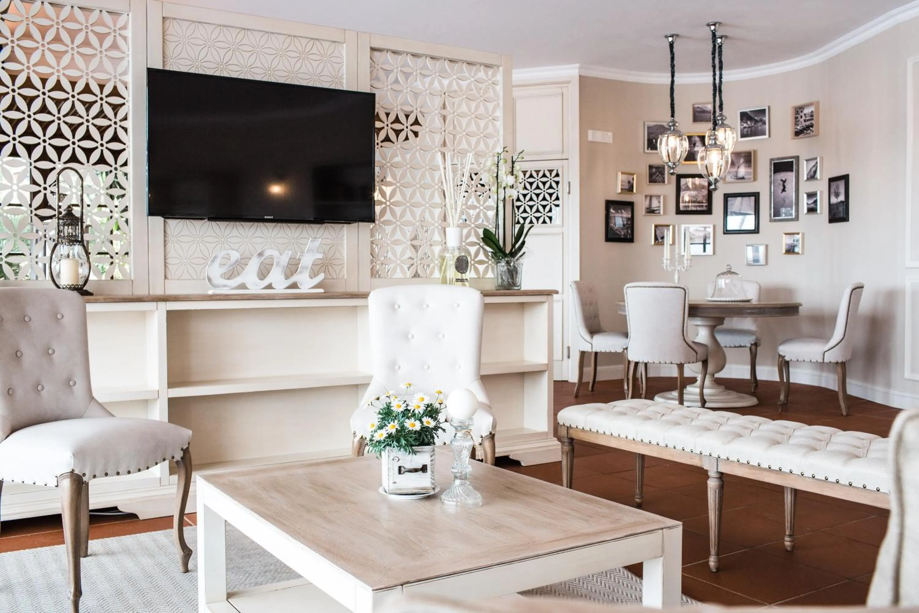 Lounge or bar in Madrigale Panoramic Lifestyle & Soulful Hotel