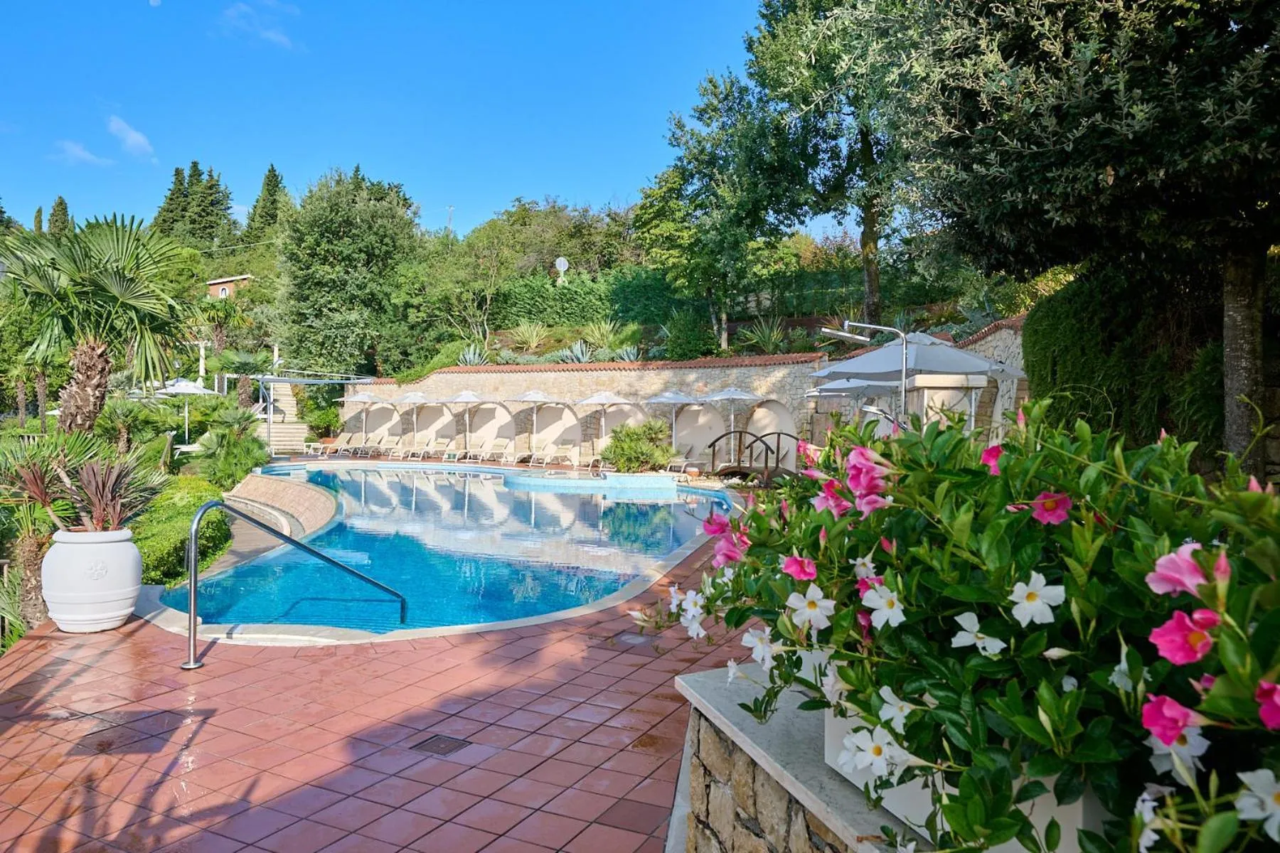 Swimming pool in Madrigale Panoramic Lifestyle & Soulful Hotel