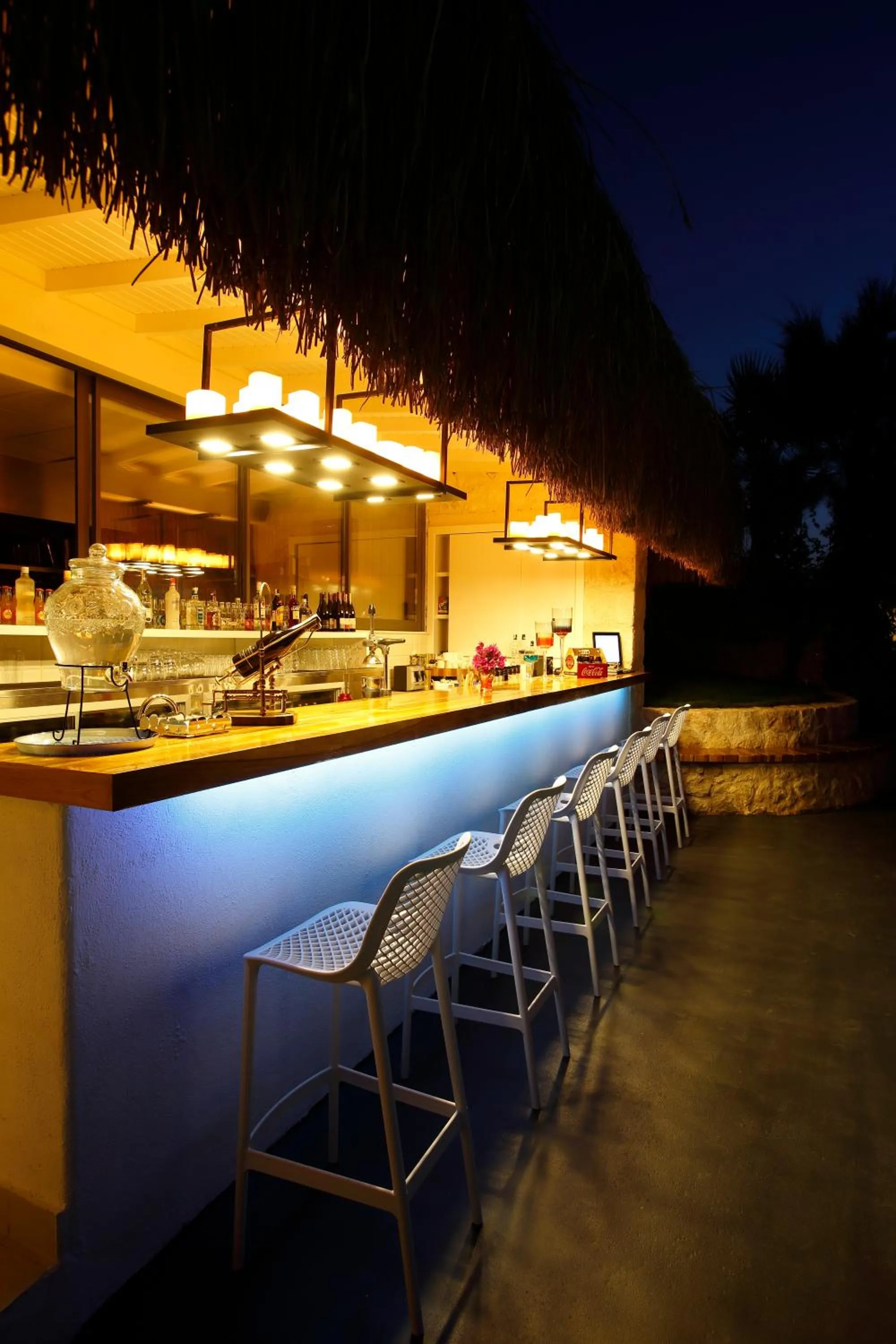 Restaurant/places to eat in Alley Prime Hotel