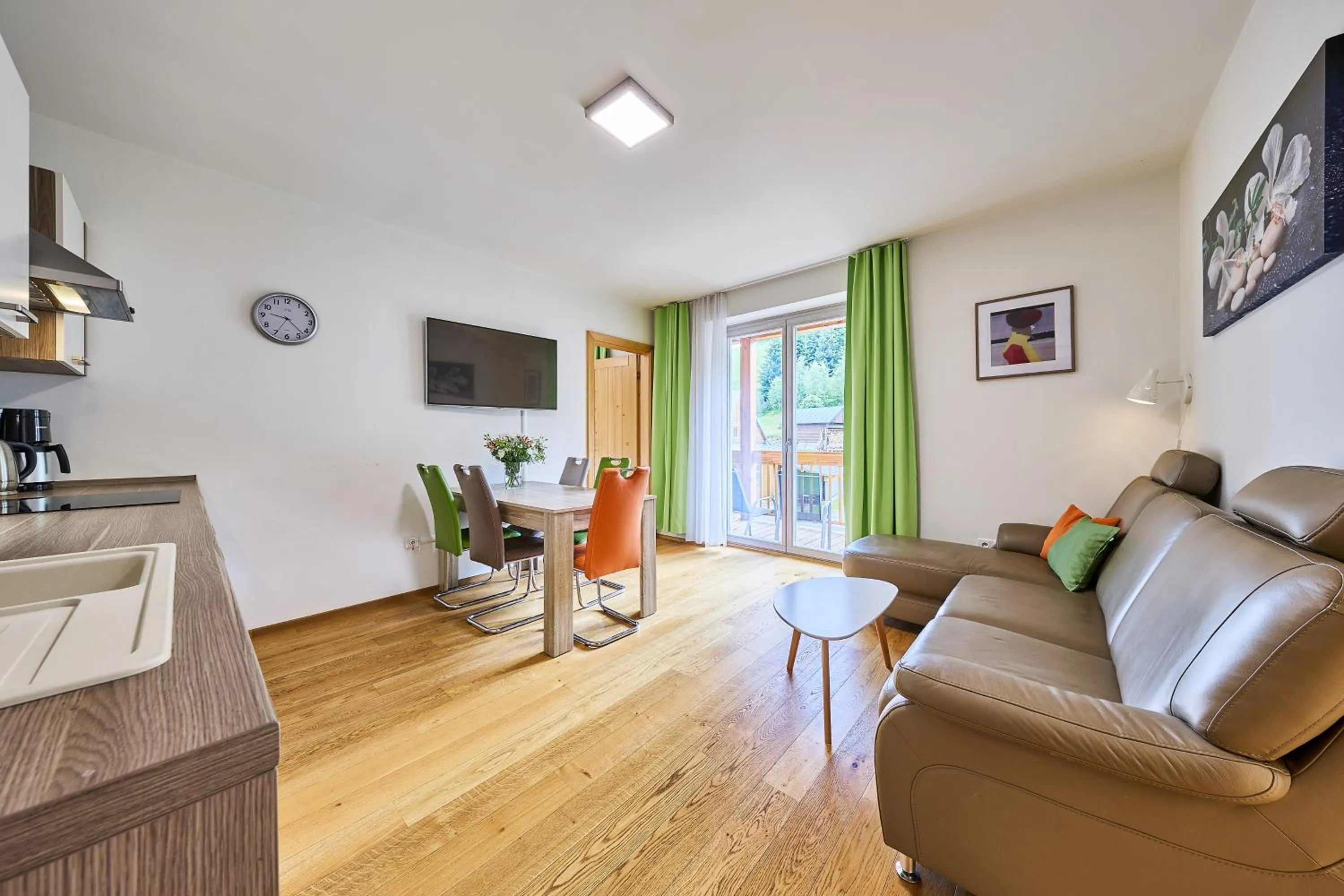 Communal lounge/ TV room in Aparthotel Kovarna Residence