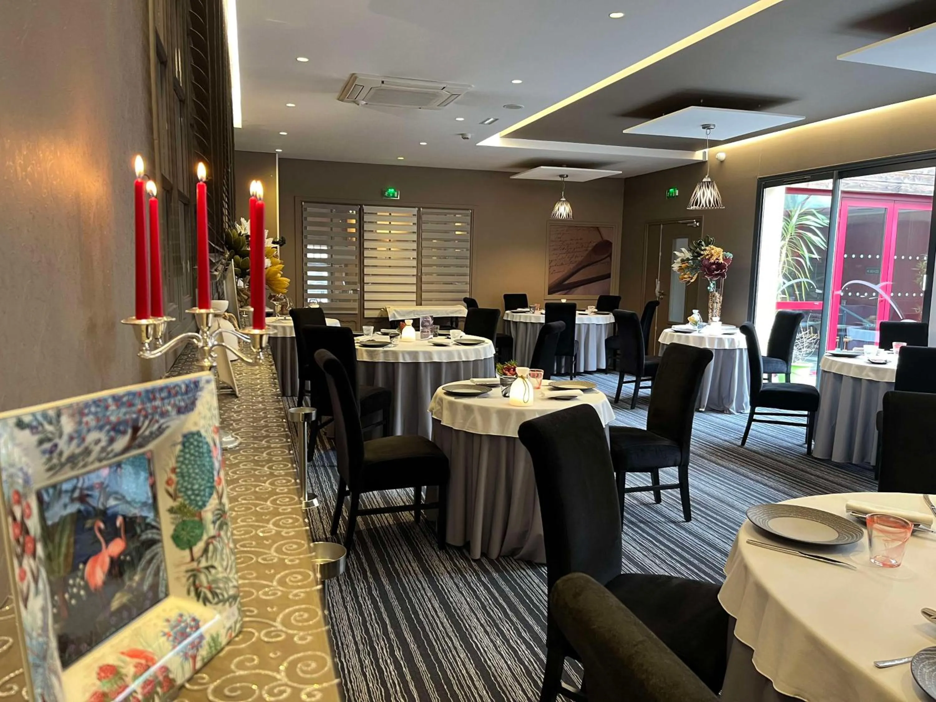 Restaurant/places to eat in Brit Hotel Du Dauphin L'Aigle