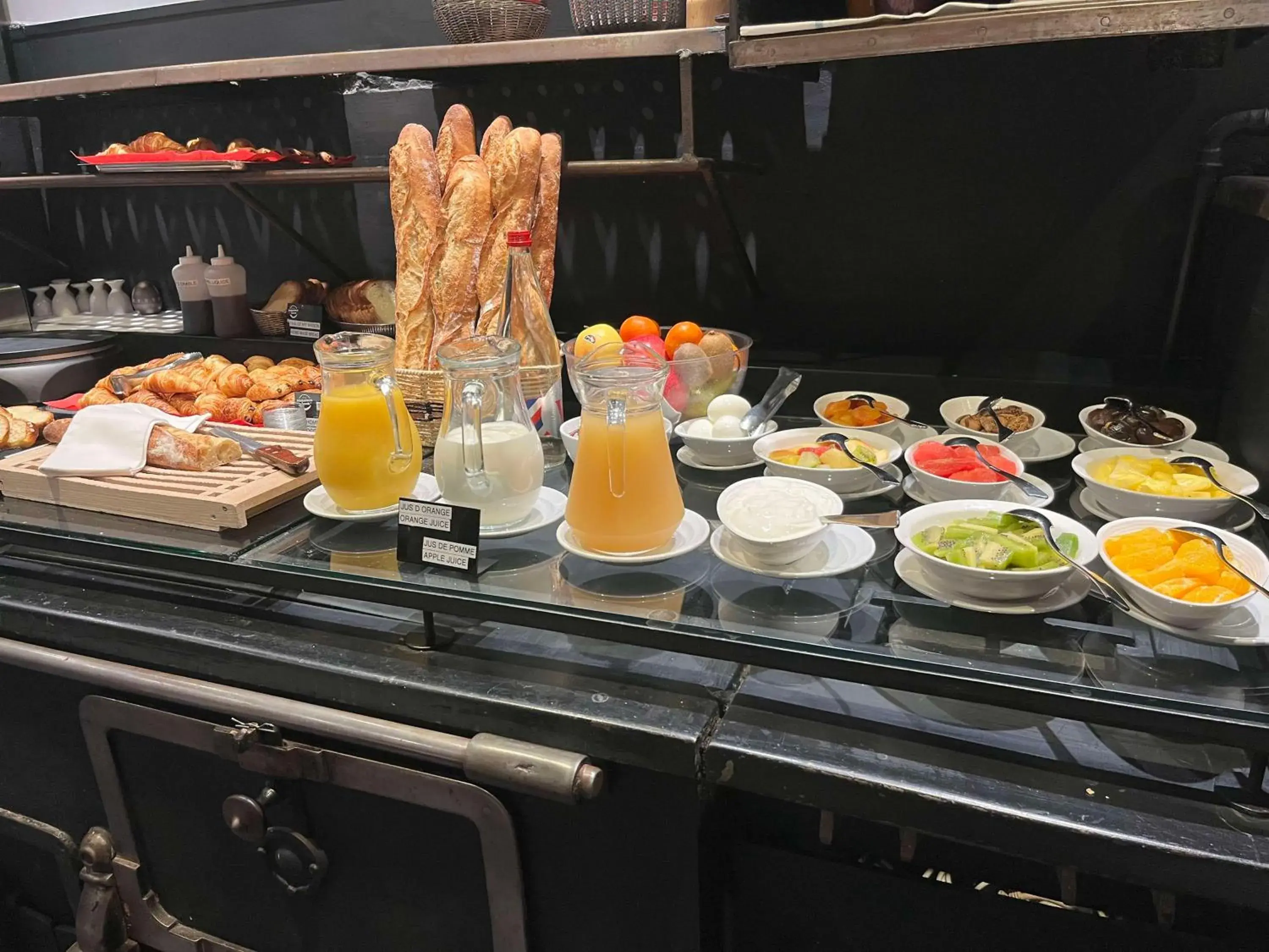 Brit Hotel Du Dauphin L'Aigle Brit Hotel Du Dauphin L'Aigle