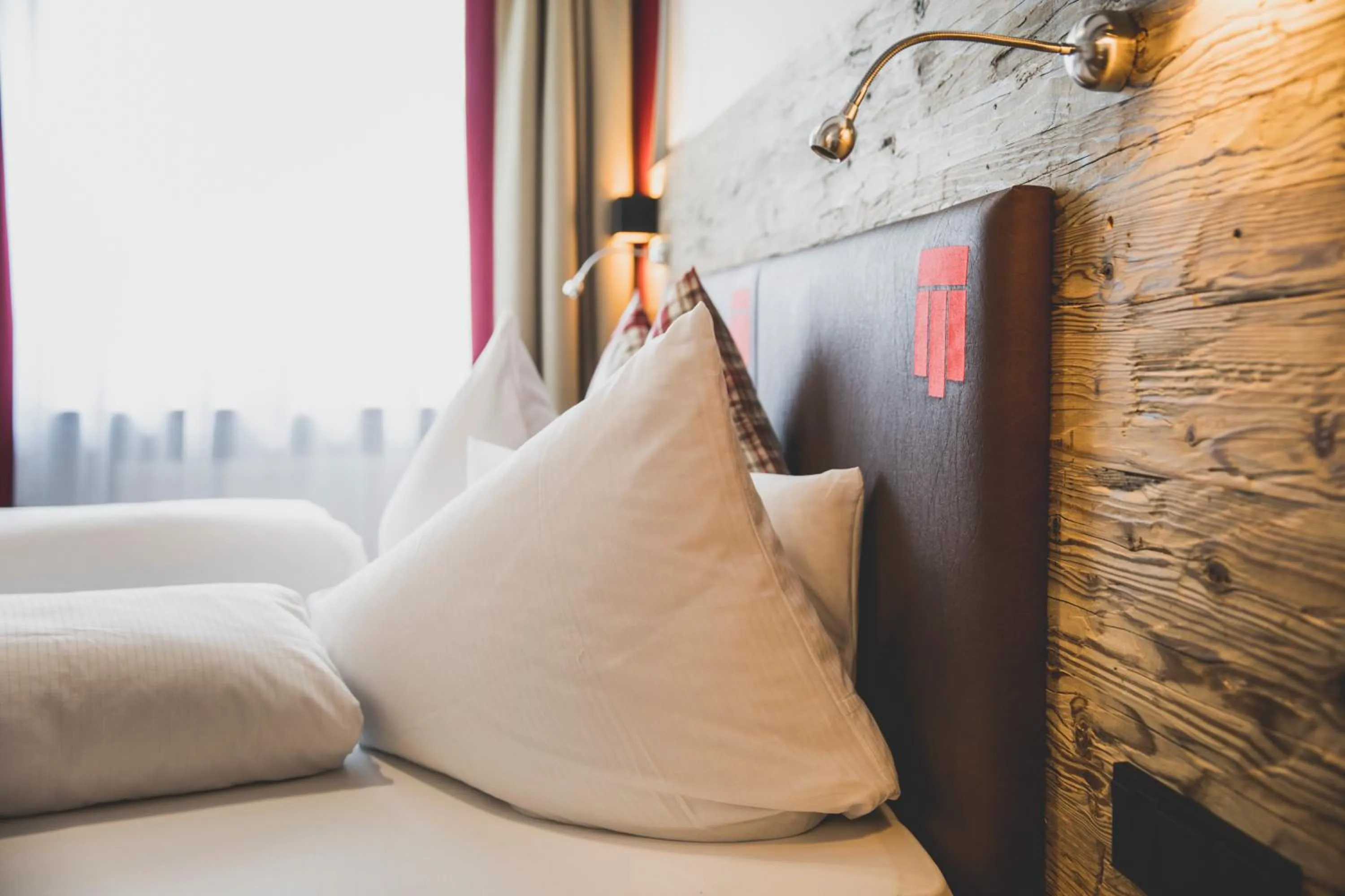 Bedroom, Bed in Hotel Montfort