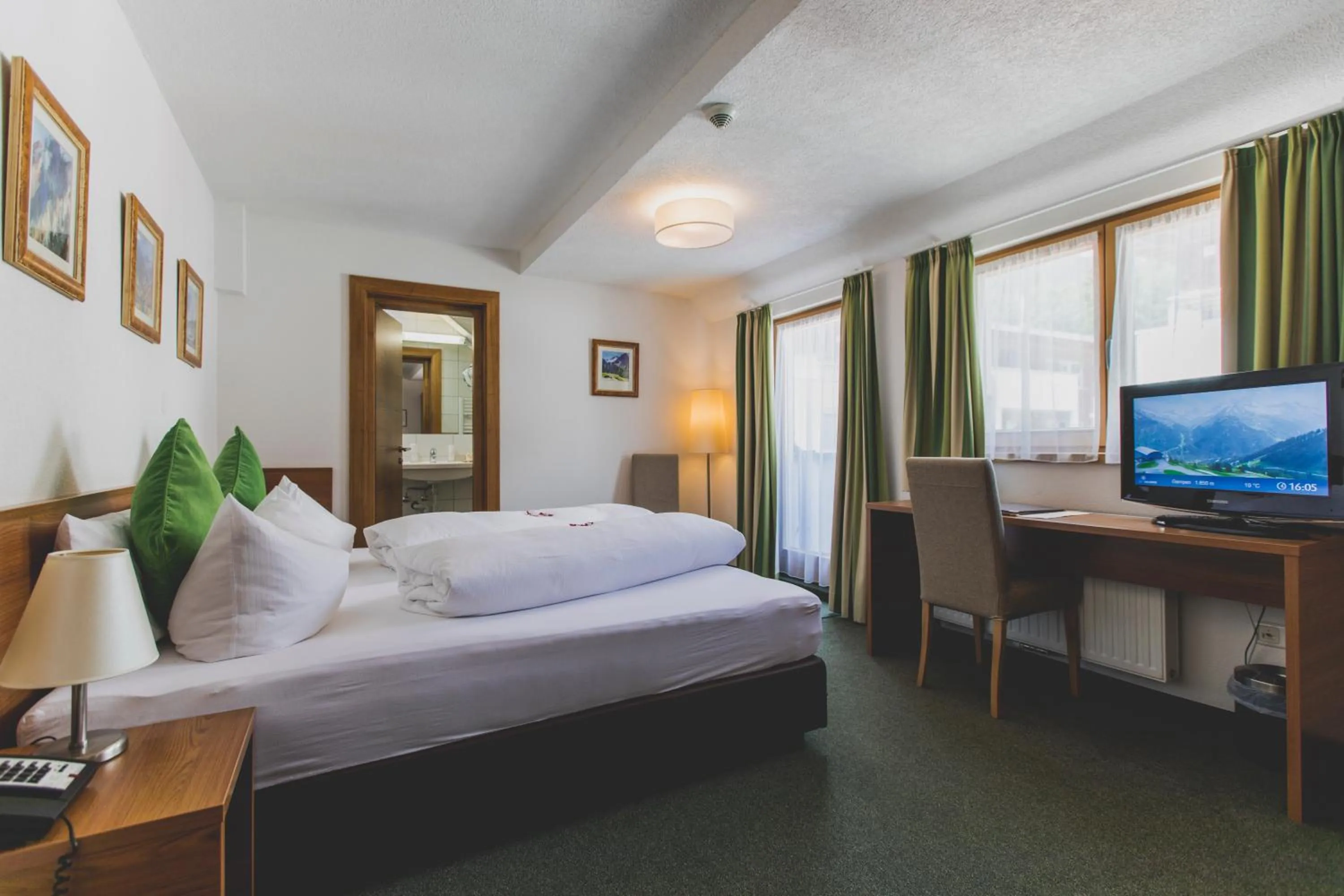 Bed in Hotel Montfort