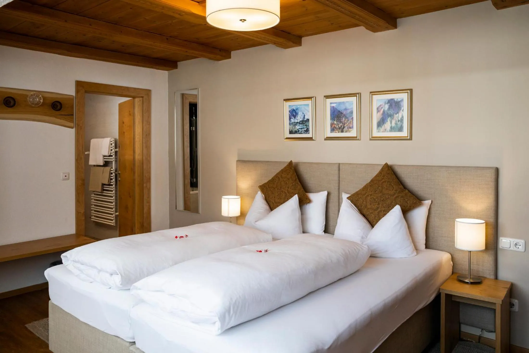 Bedroom, Bed in Hotel Montfort