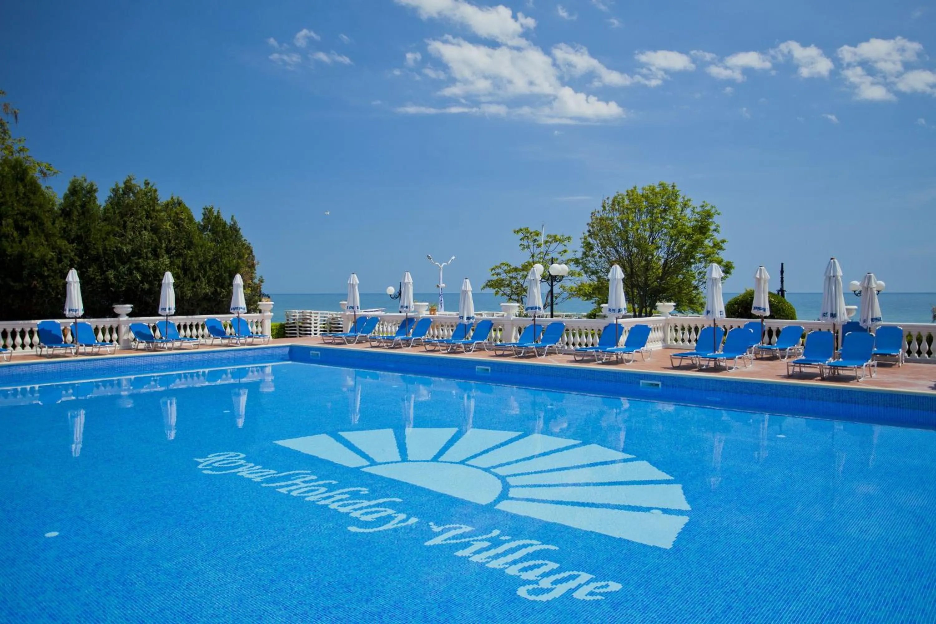 Day in Villas Elenite