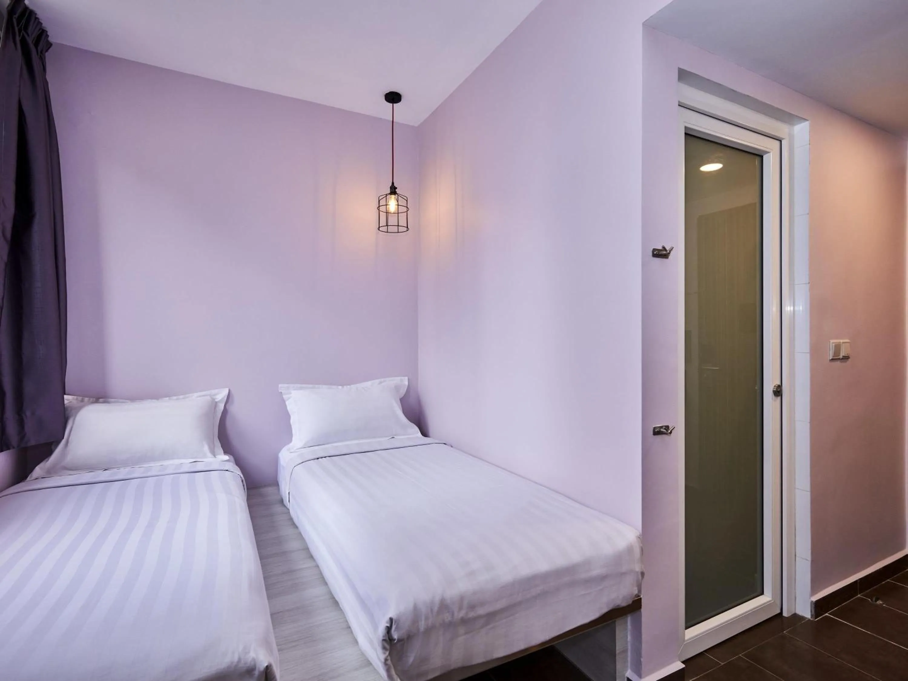 Bedroom, Bed in ibis budget Singapore Pearl