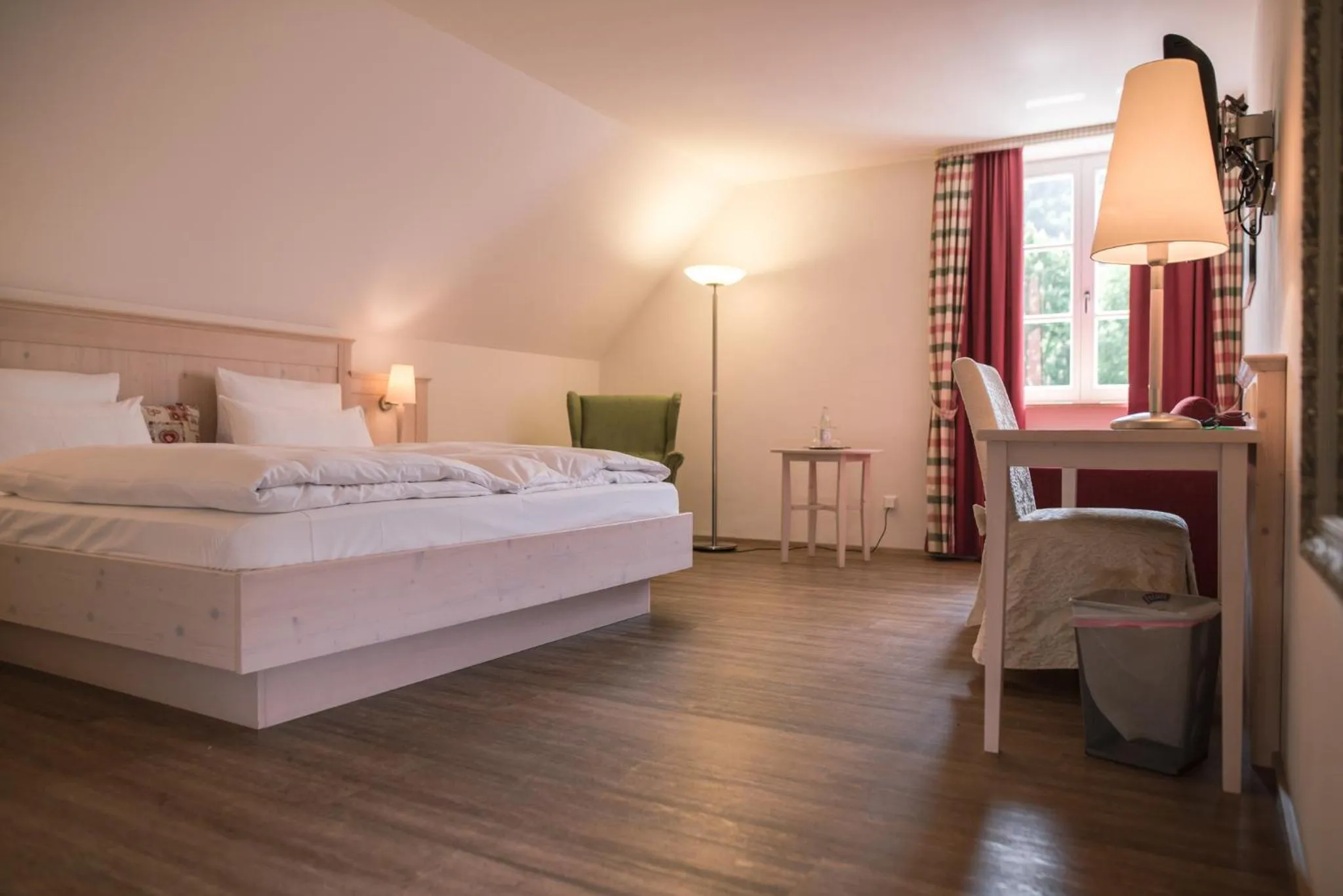 Photo of the whole room, Bed in Landhotel - Hotel & Brauereigasthof Schneider